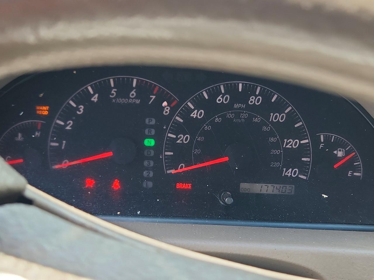 2005 Toyota Camry Le Gold vin: 4T1BE32K65U043442