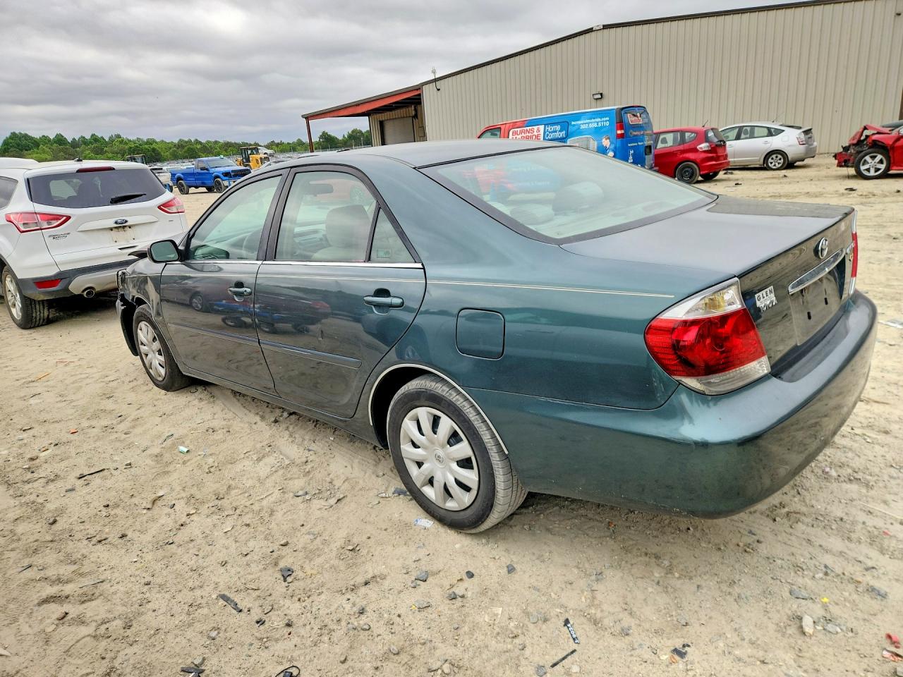 2005 Toyota Camry Le Green vin: 4T1BE32K65U044655