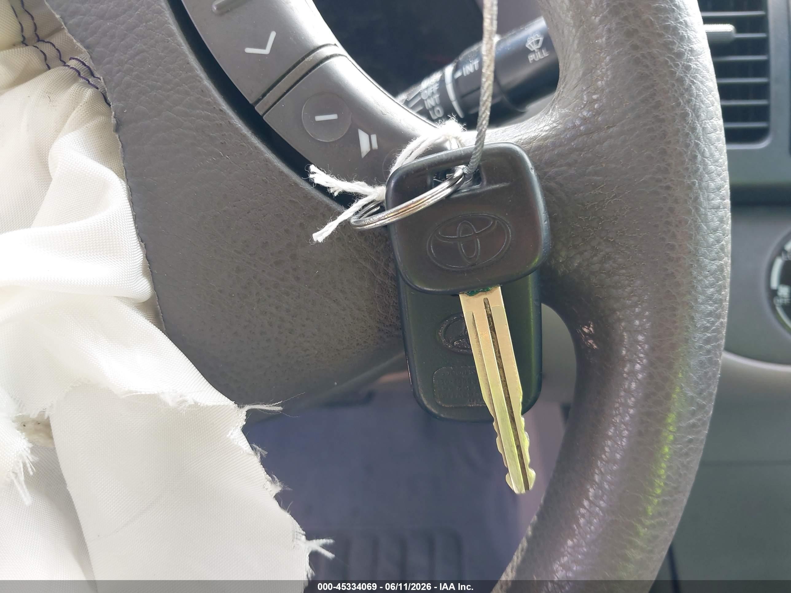 2005 Toyota Camry Le Silver vin: 4T1BE32K65U055557