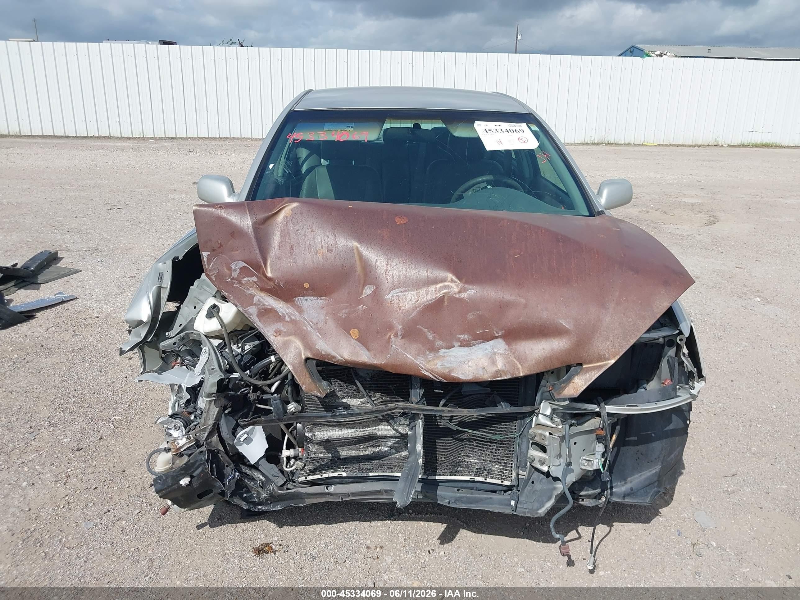 2005 Toyota Camry Le Silver vin: 4T1BE32K65U055557