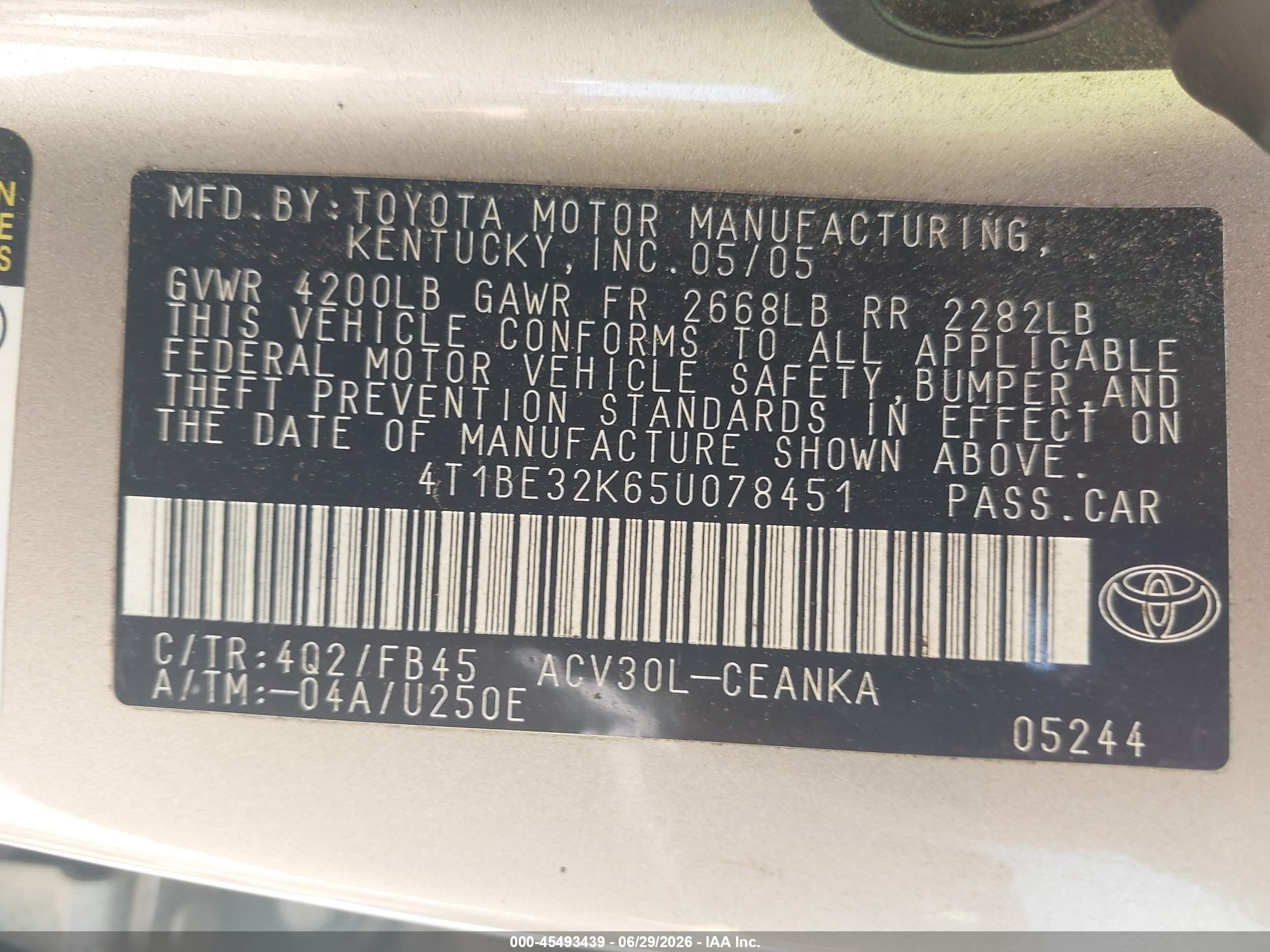 2005 Toyota Camry Le Gold vin: 4T1BE32K65U078451