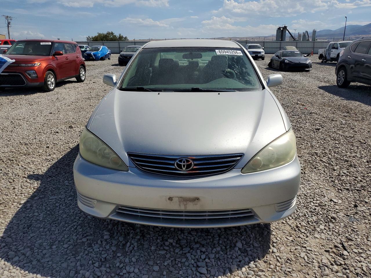 2005 Toyota Camry Le Silver vin: 4T1BE32K65U080670