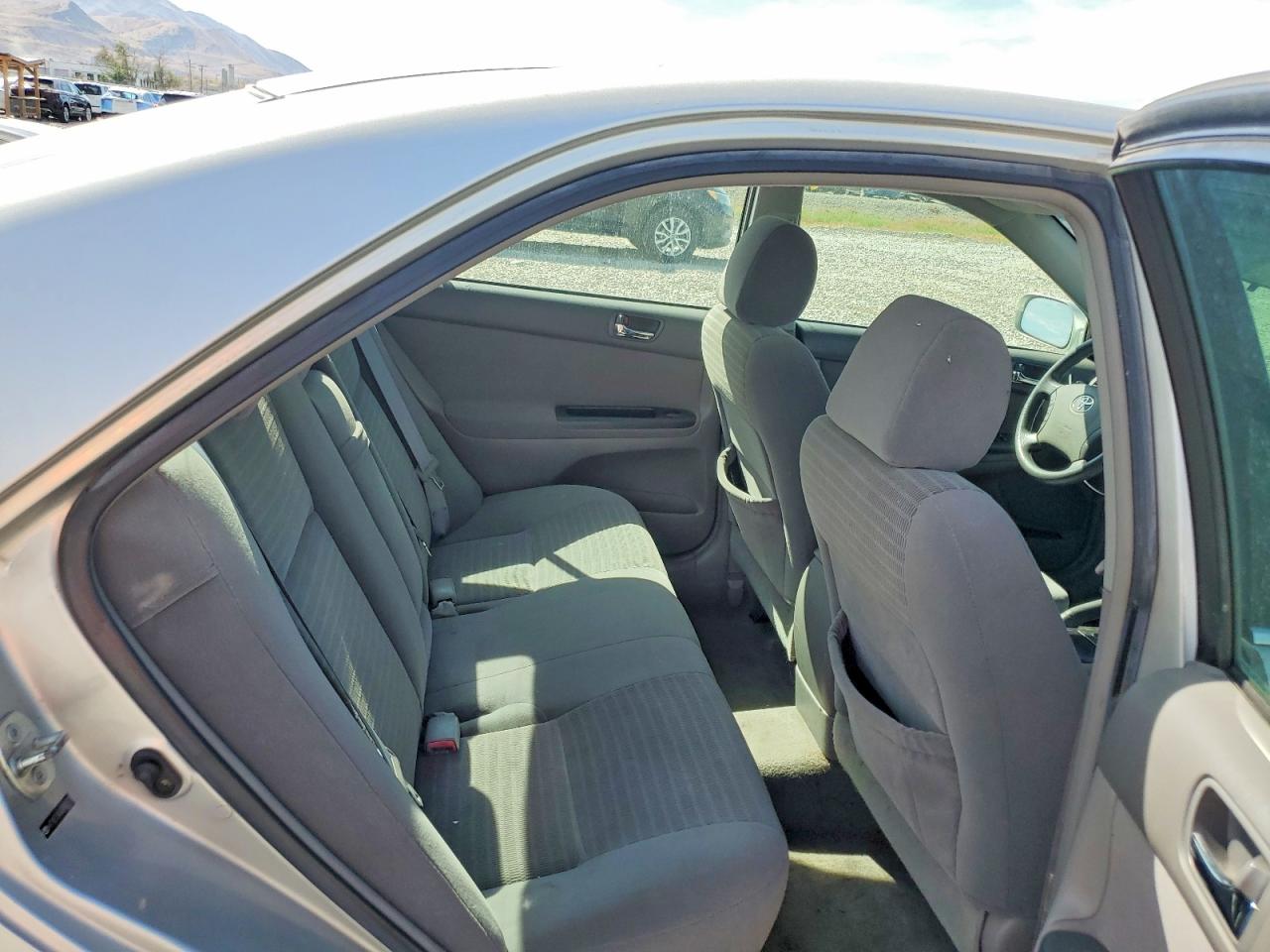 2005 Toyota Camry Le Silver vin: 4T1BE32K65U080670
