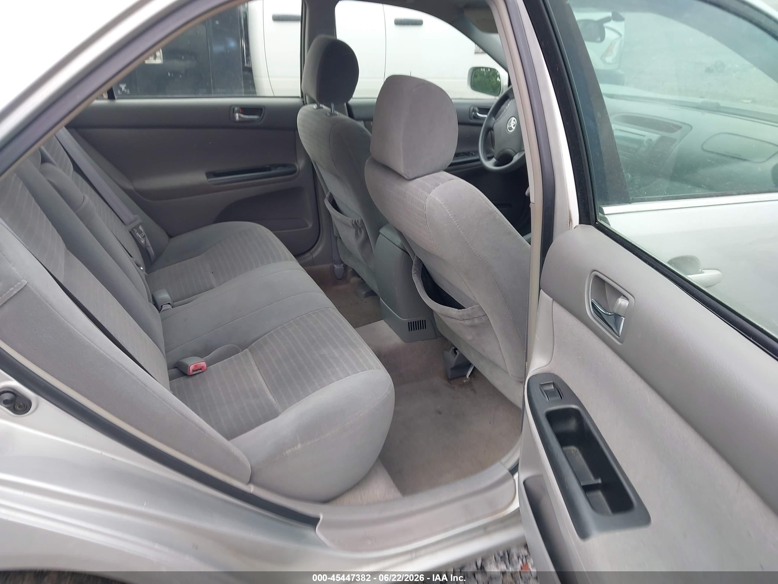 2005 Toyota Camry Le Tan vin: 4T1BE32K65U087022