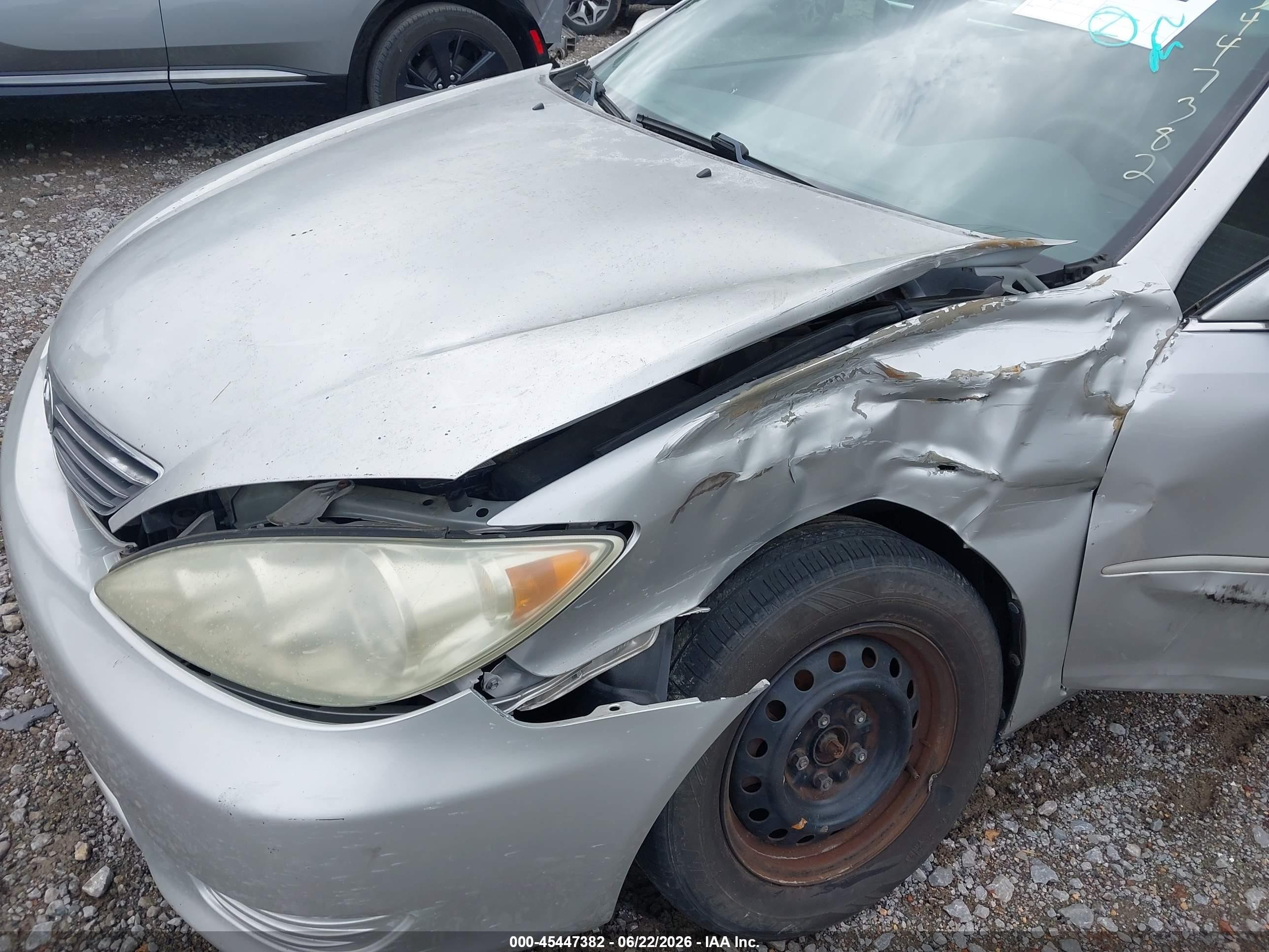 2005 Toyota Camry Le Tan vin: 4T1BE32K65U087022