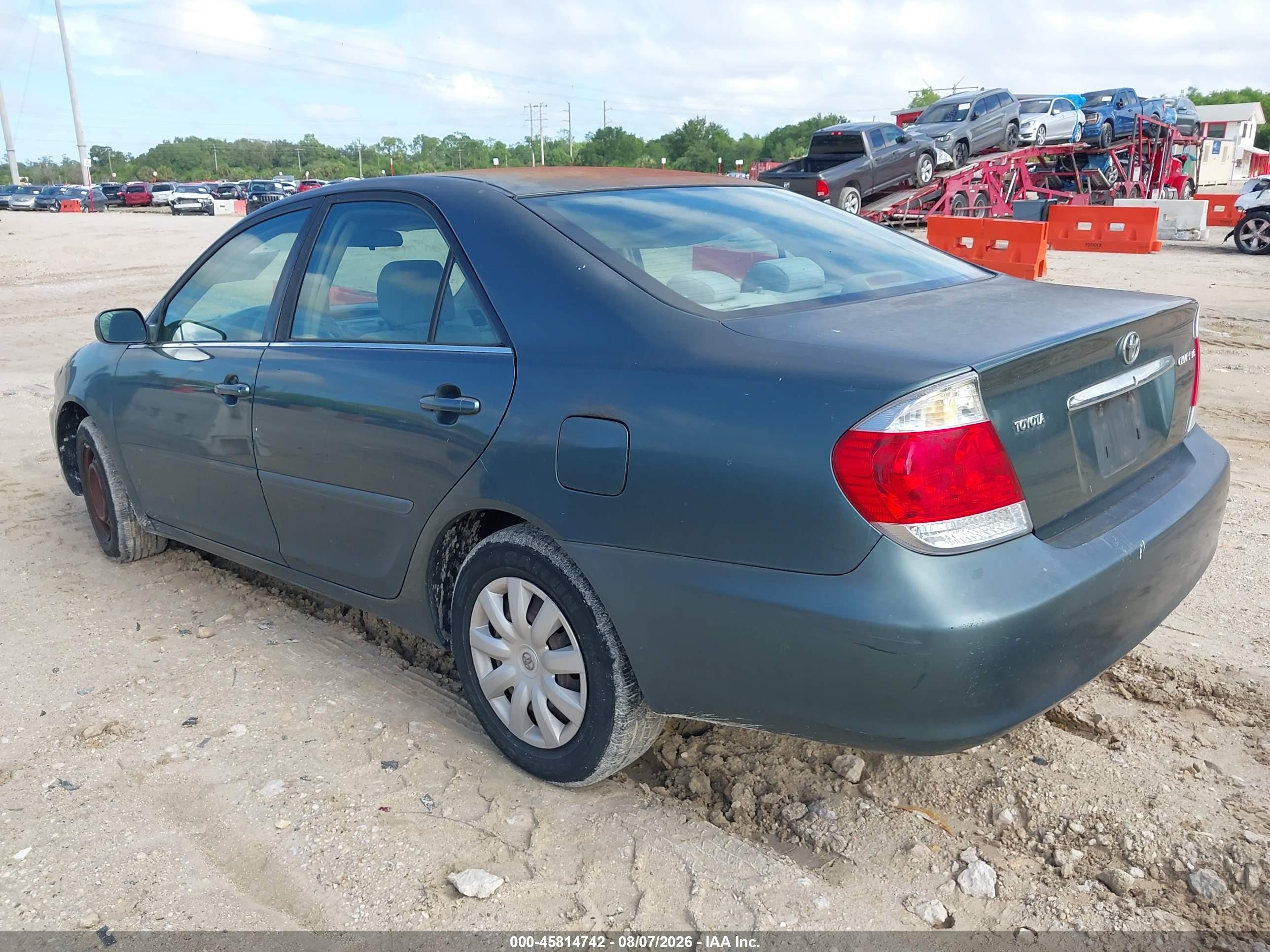 2005 Toyota Camry Le Green vin: 4T1BE32K65U089871