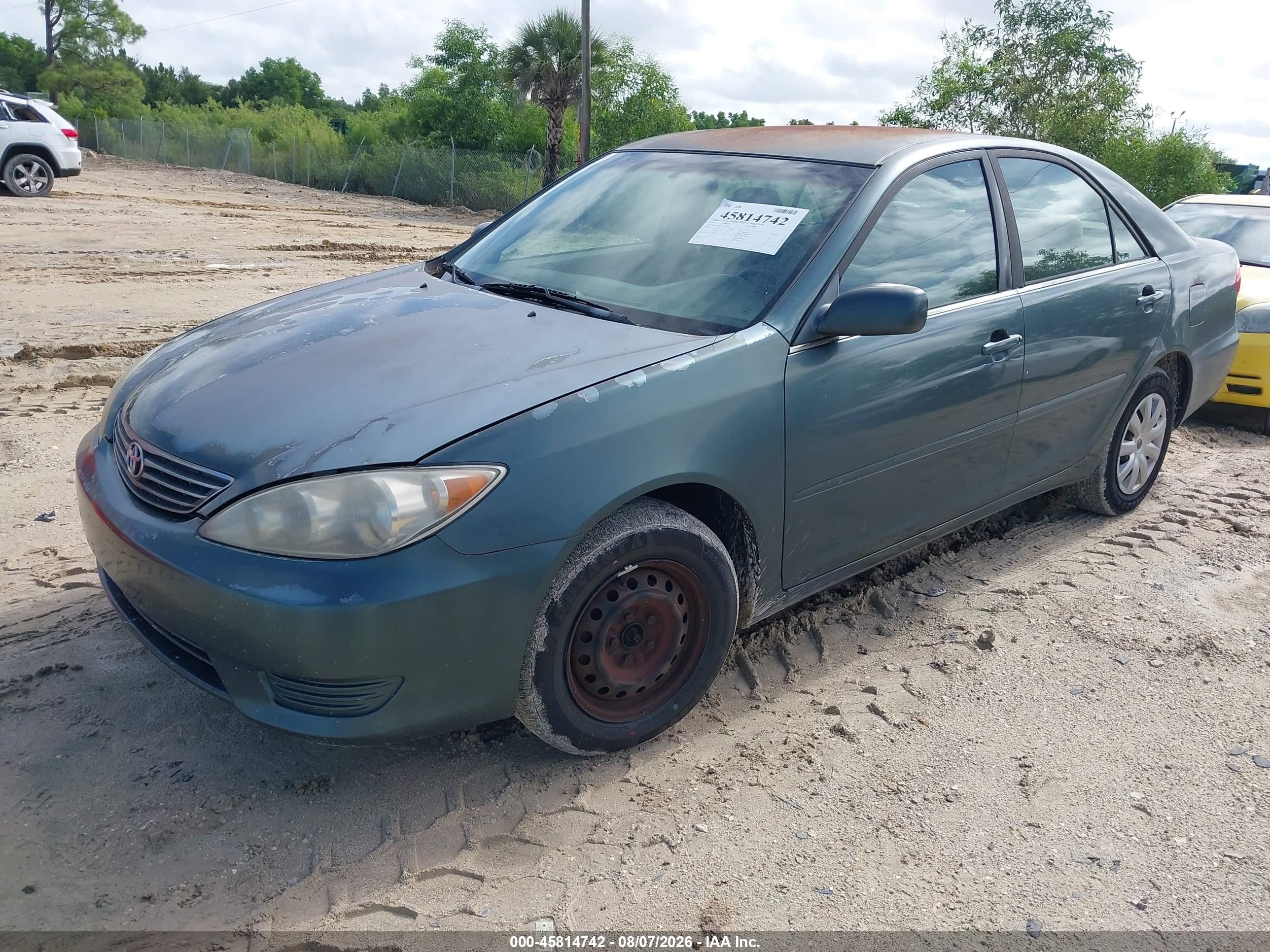 2005 Toyota Camry Le Green vin: 4T1BE32K65U089871