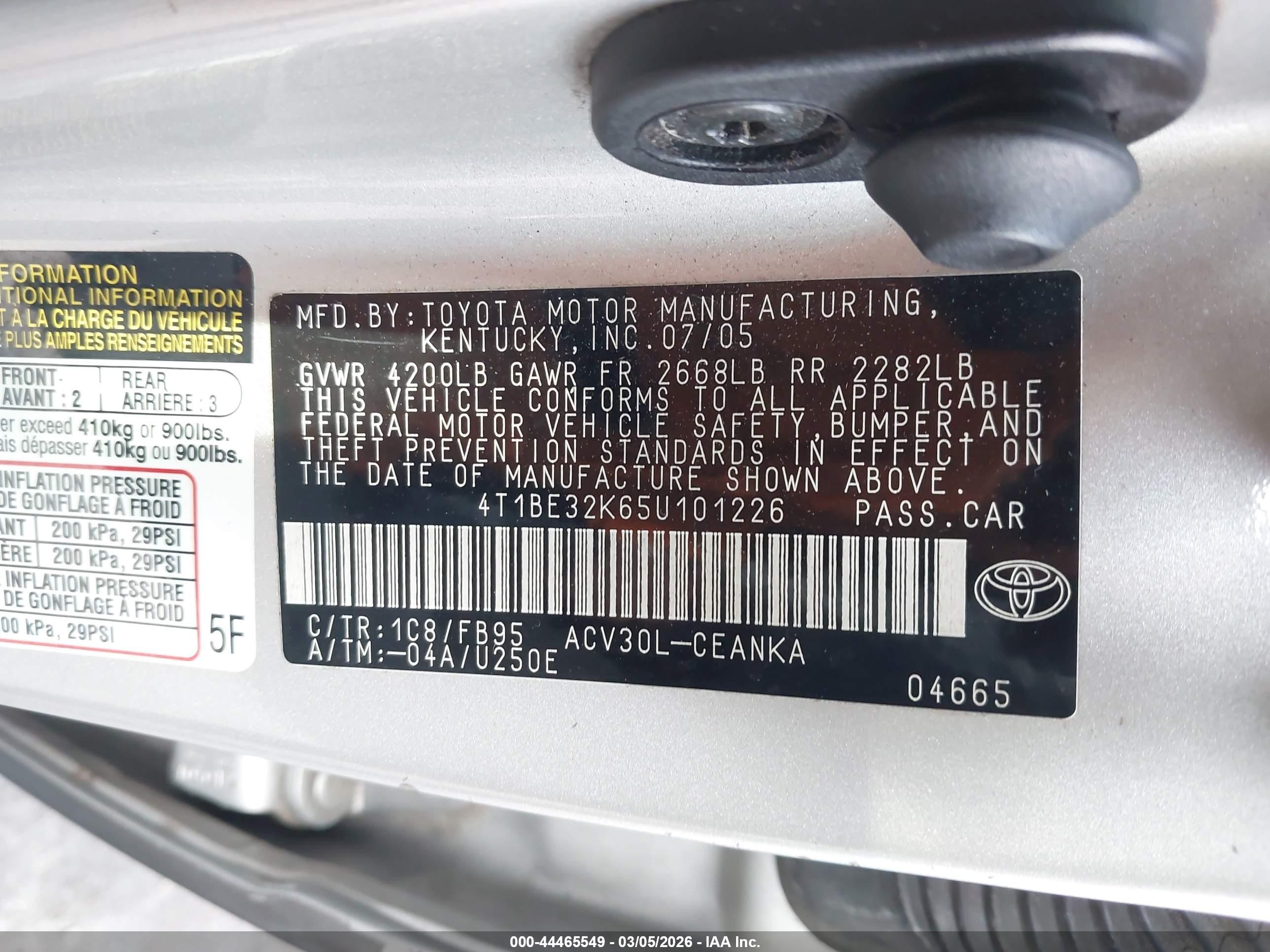 2005 Toyota Camry Le Silver vin: 4T1BE32K65U101226
