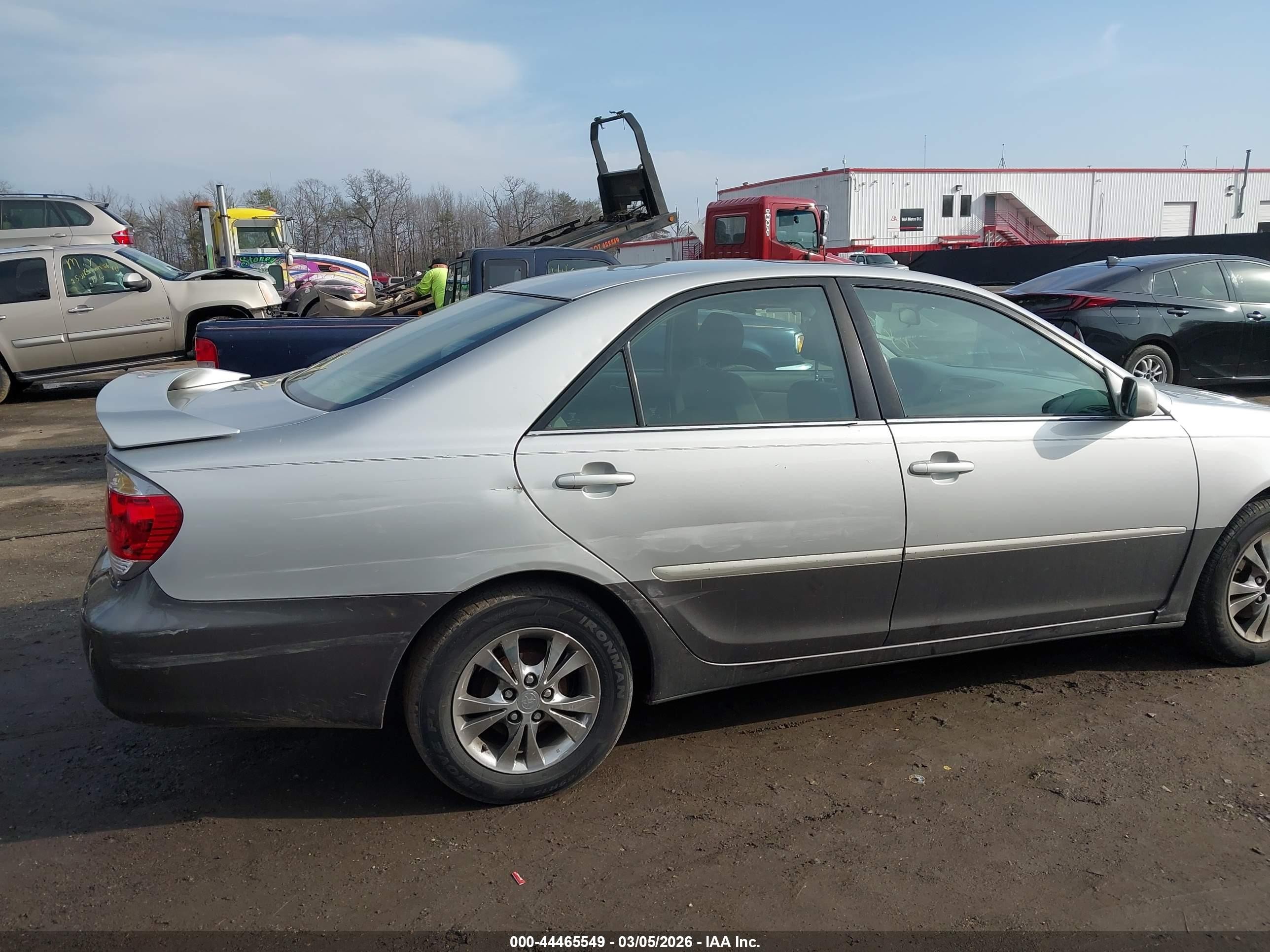 2005 Toyota Camry Le Silver vin: 4T1BE32K65U101226