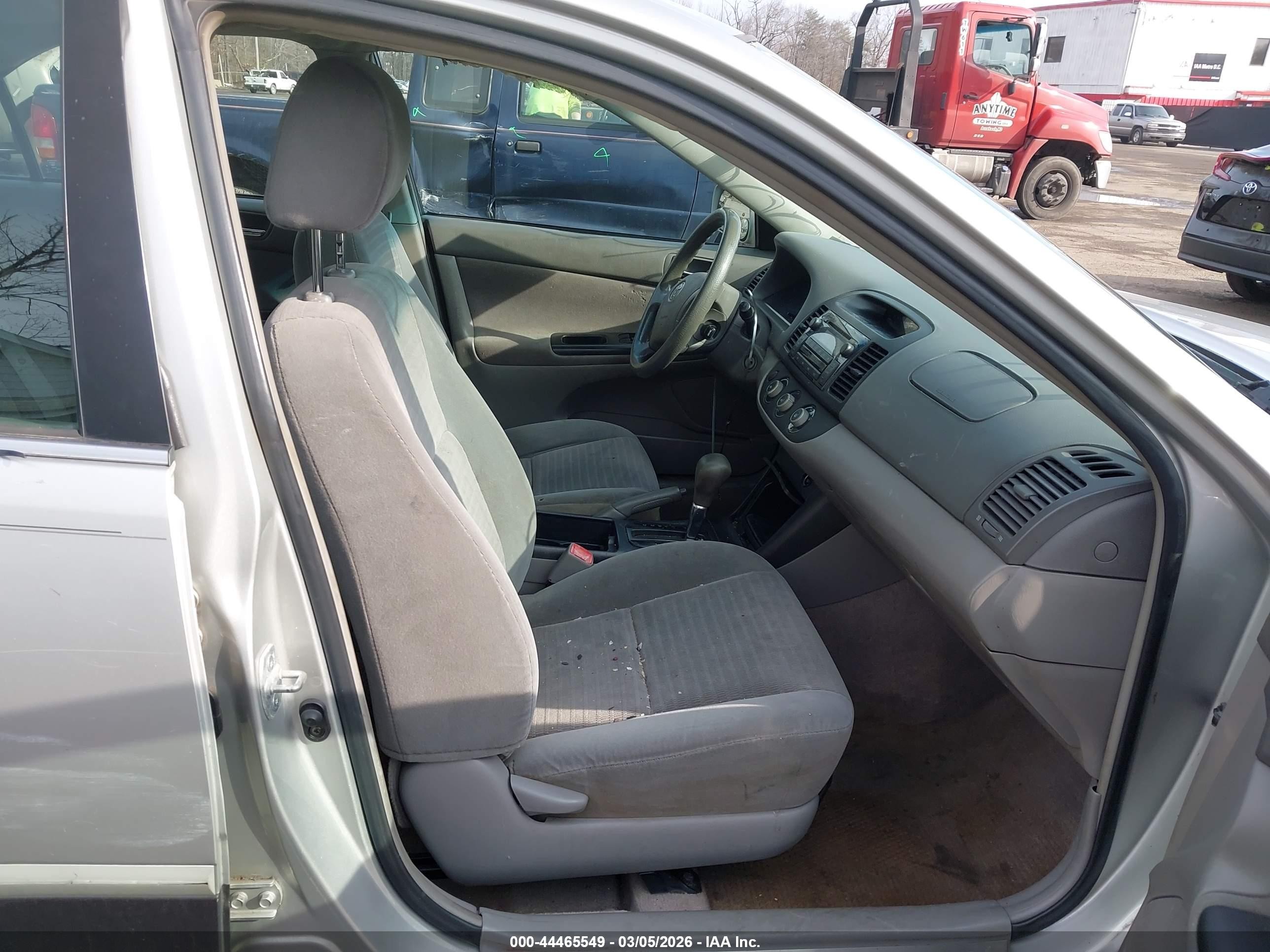 2005 Toyota Camry Le Silver vin: 4T1BE32K65U101226