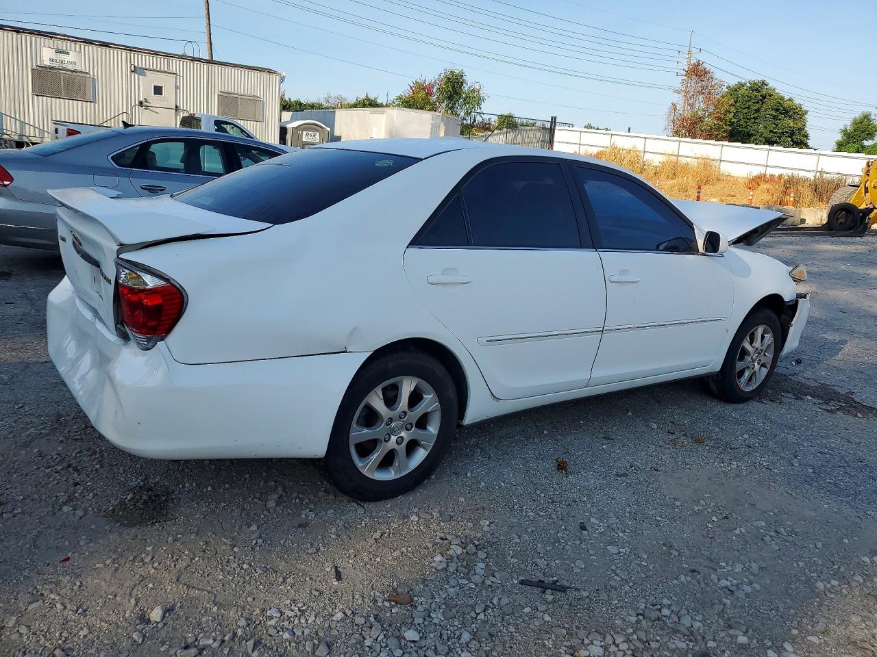 2005 Toyota Camry Xle White vin: 4T1BE32K65U385747