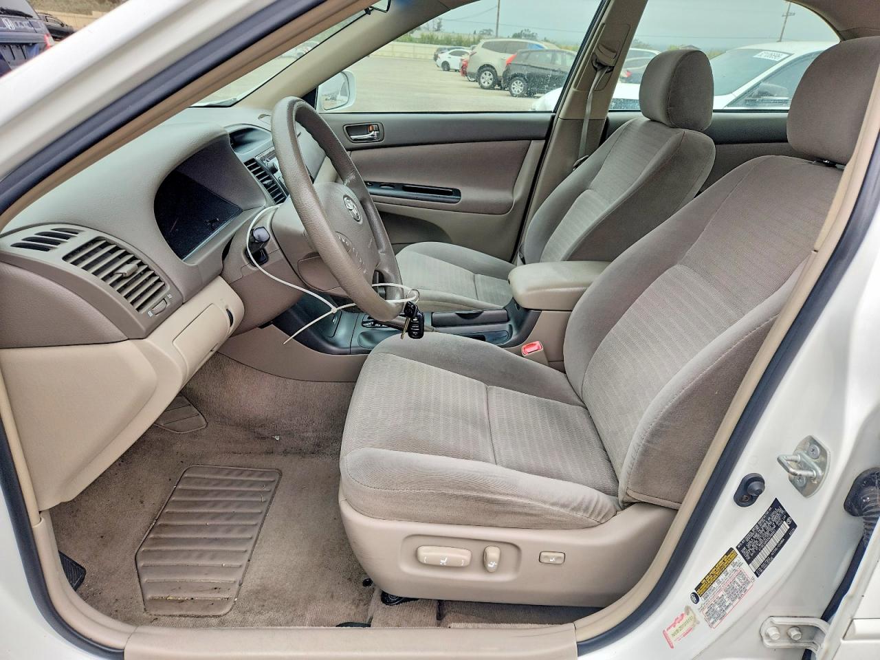 2005 Toyota Camry Le White vin: 4T1BE32K65U386901