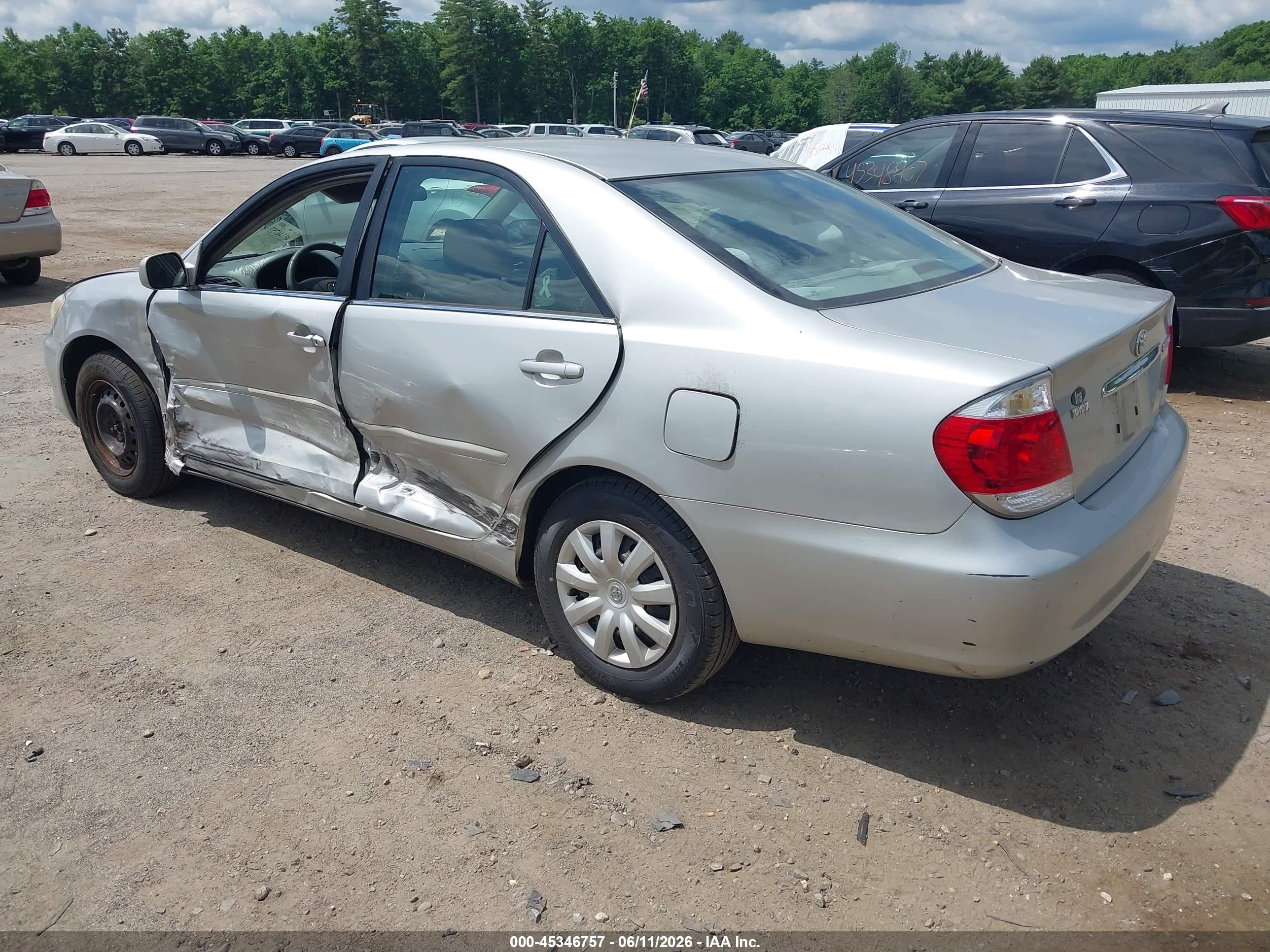 2005 Toyota Camry Le Silver vin: 4T1BE32K65U524937