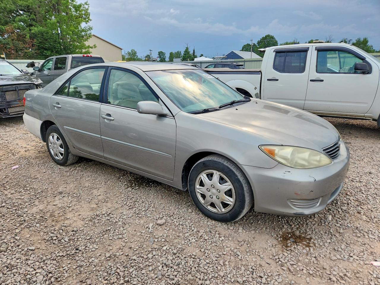 2005 Toyota Camry Le Silver vin: 4T1BE32K65U525845