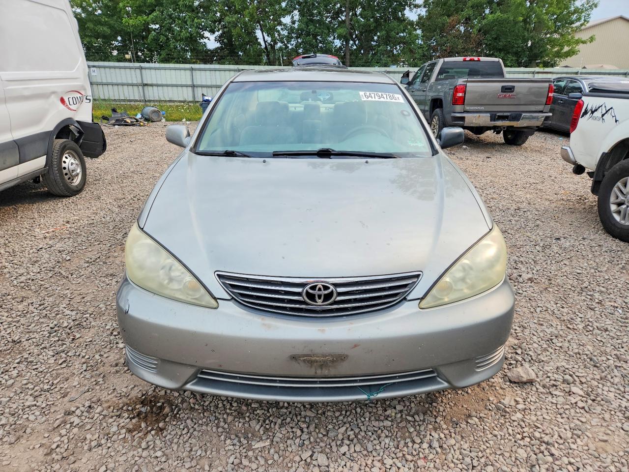 2005 Toyota Camry Le Silver vin: 4T1BE32K65U525845