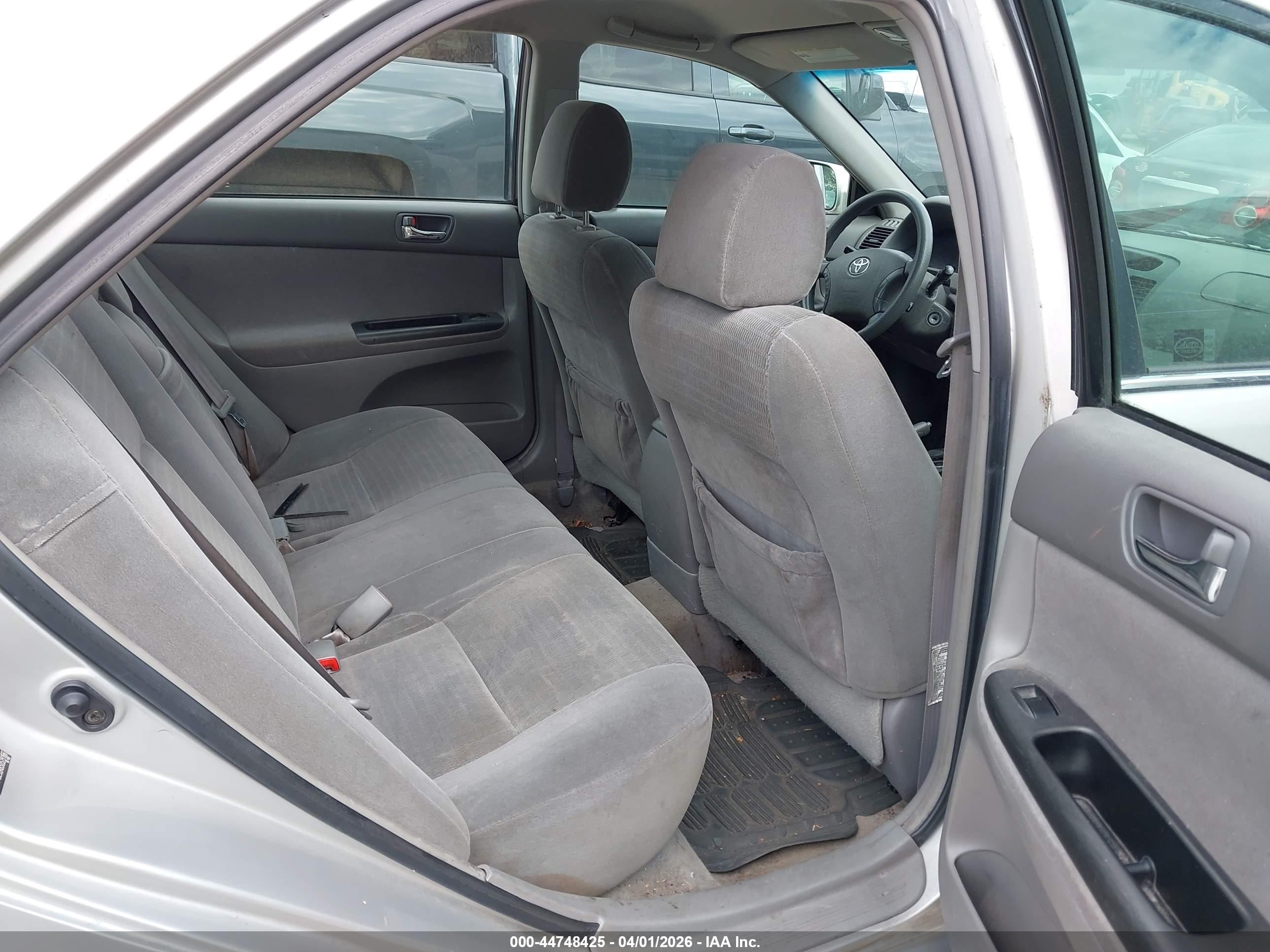 2005 Toyota Camry Le Silver vin: 4T1BE32K65U529166