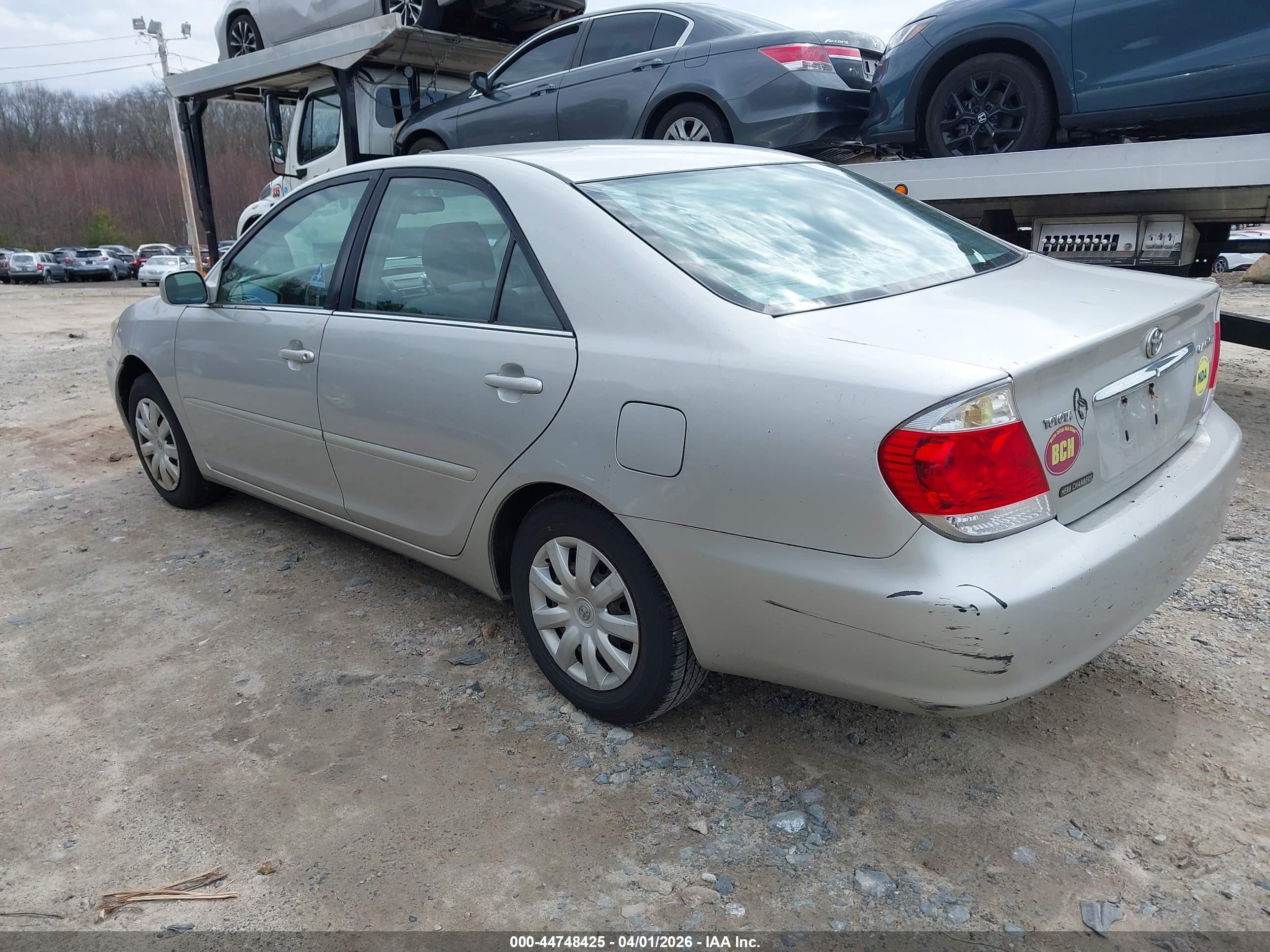 2005 Toyota Camry Le Silver vin: 4T1BE32K65U529166