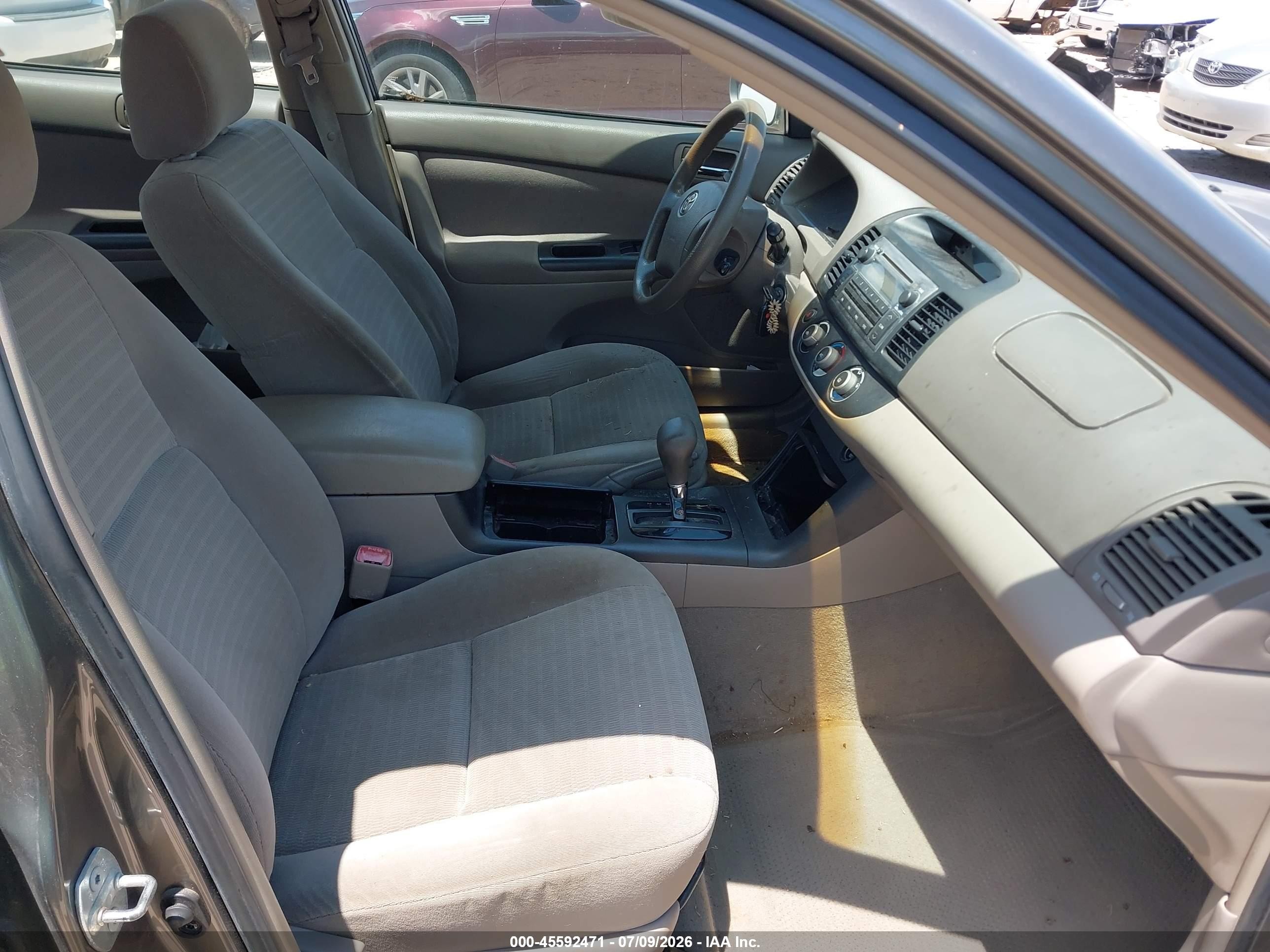 2005 Toyota Camry Le Gray vin: 4T1BE32K65U546064