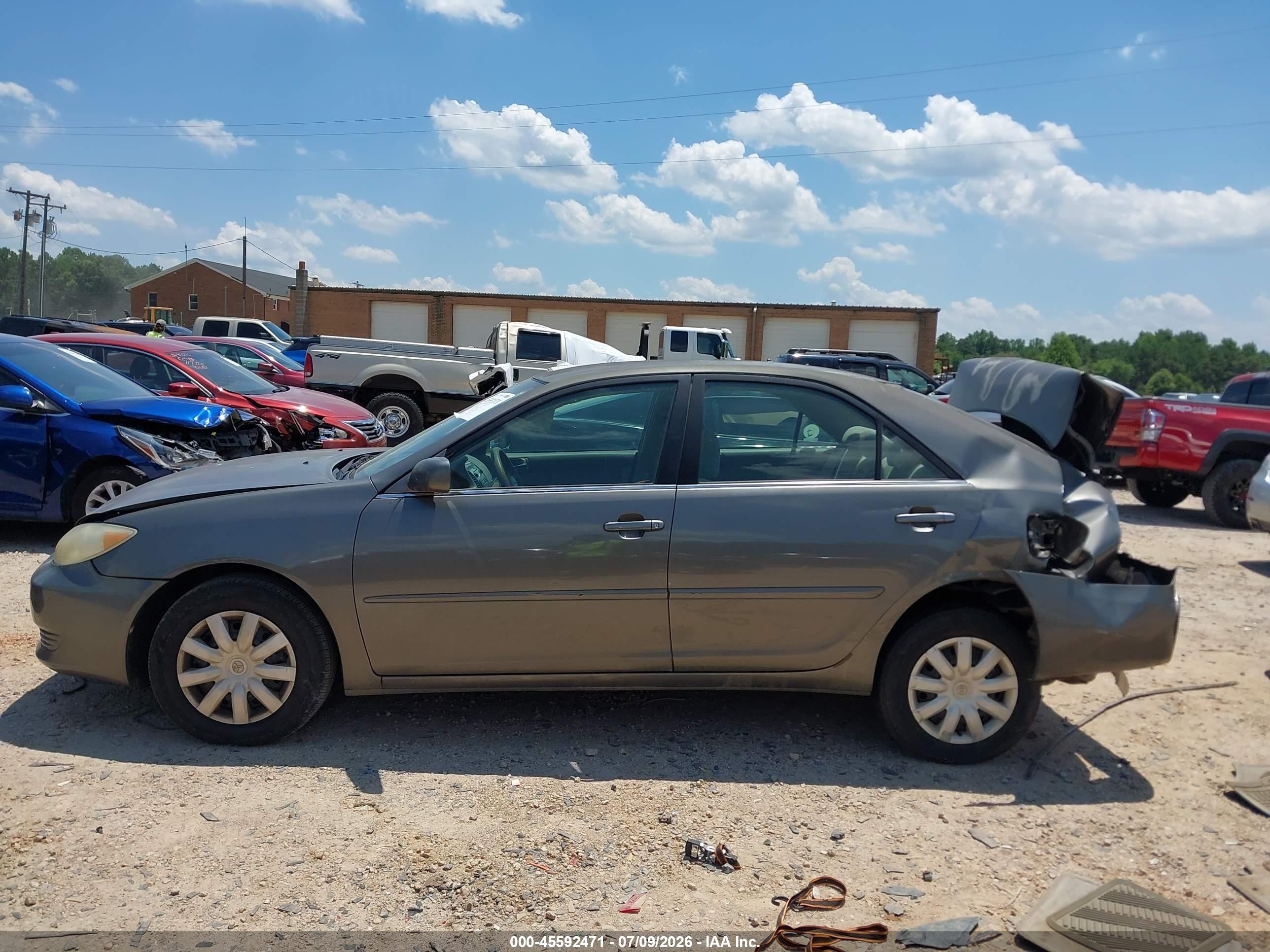 2005 Toyota Camry Le Gray vin: 4T1BE32K65U546064