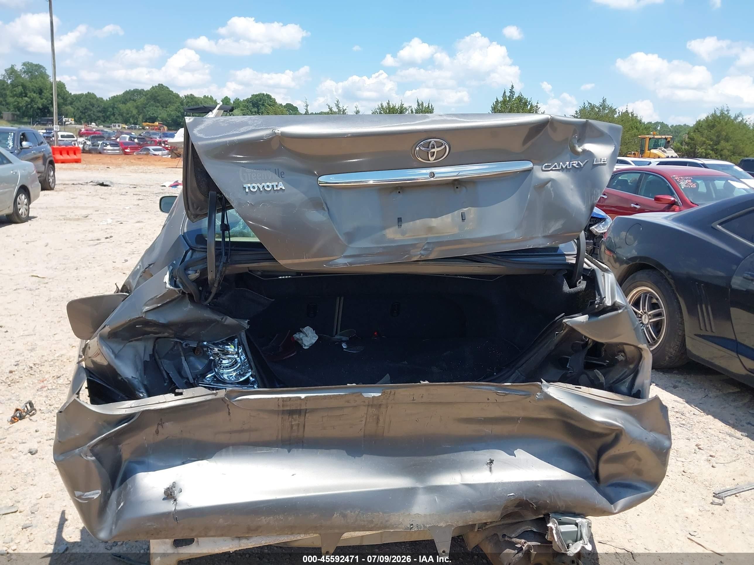 2005 Toyota Camry Le Gray vin: 4T1BE32K65U546064