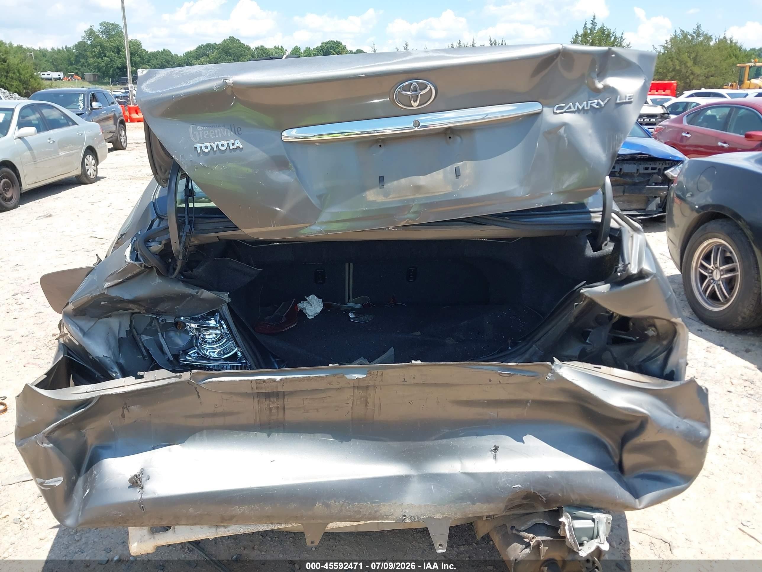 2005 Toyota Camry Le Gray vin: 4T1BE32K65U546064
