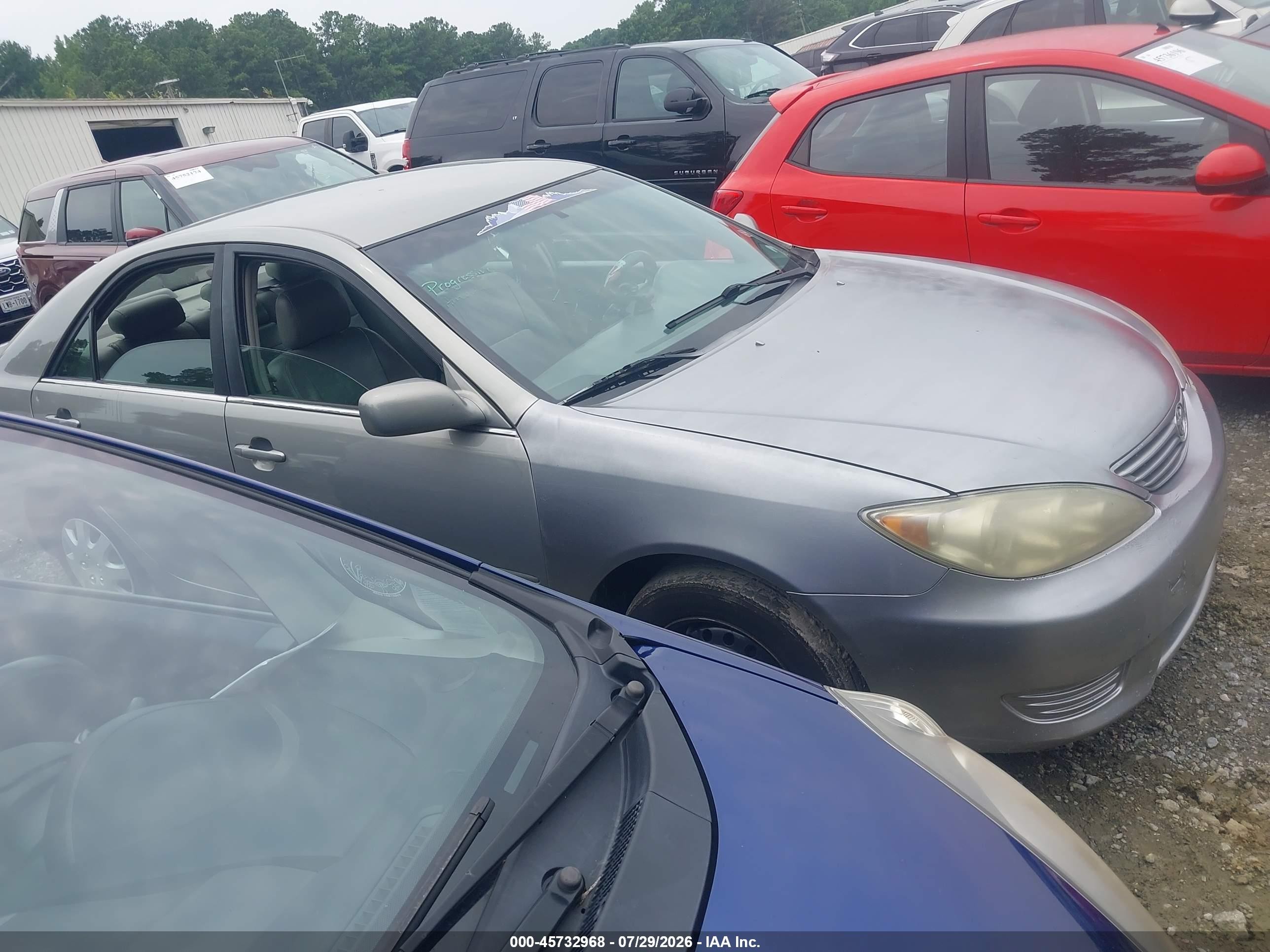 2005 Toyota Camry Le Silver vin: 4T1BE32K65U549398