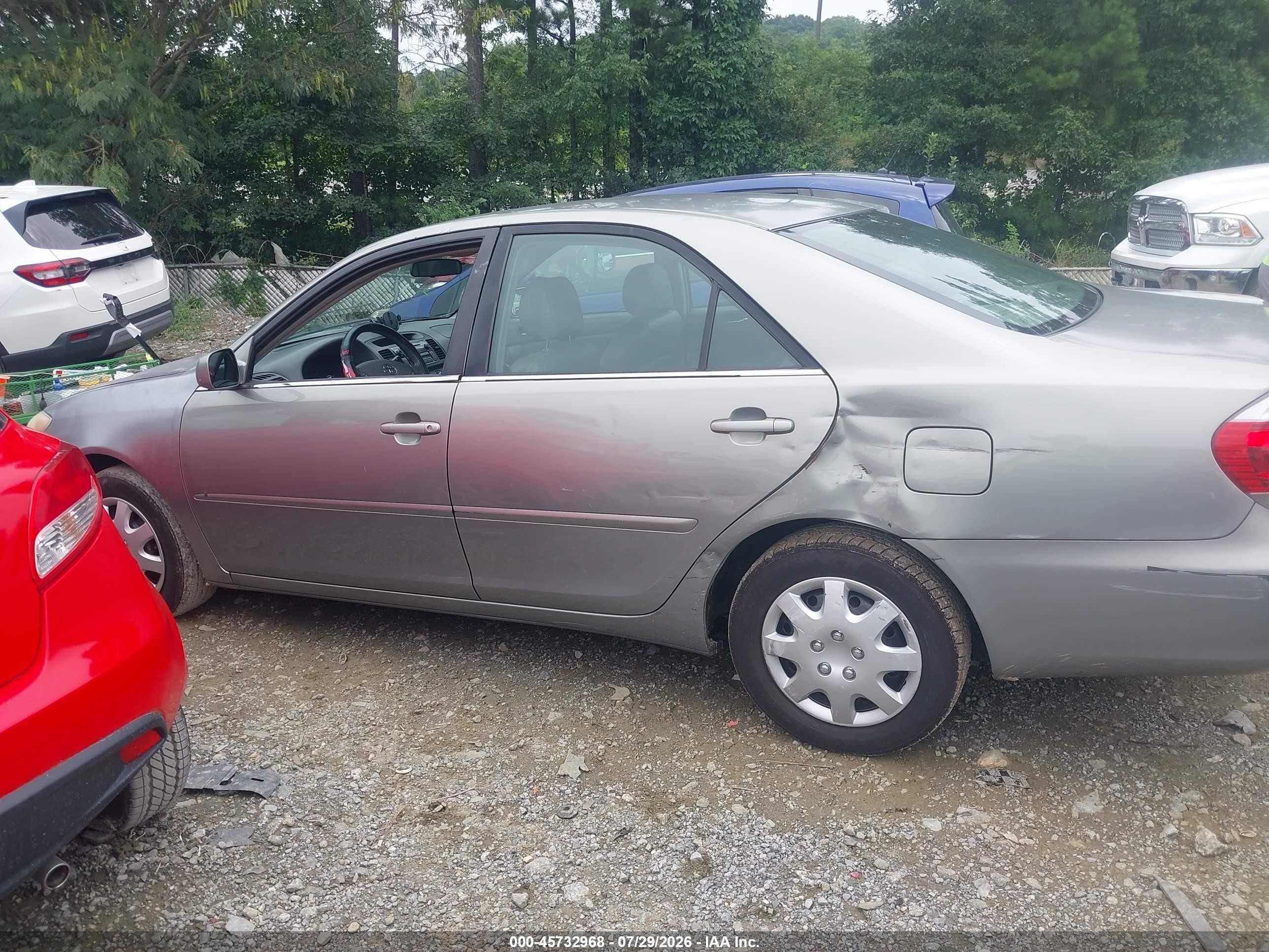 2005 Toyota Camry Le Silver vin: 4T1BE32K65U549398