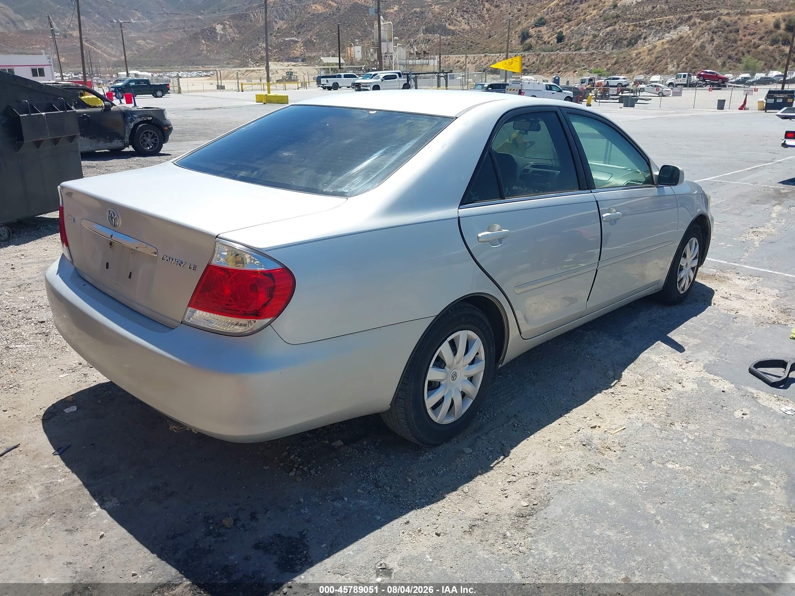 2005 Toyota Camry Le Silver vin: 4T1BE32K65U556402