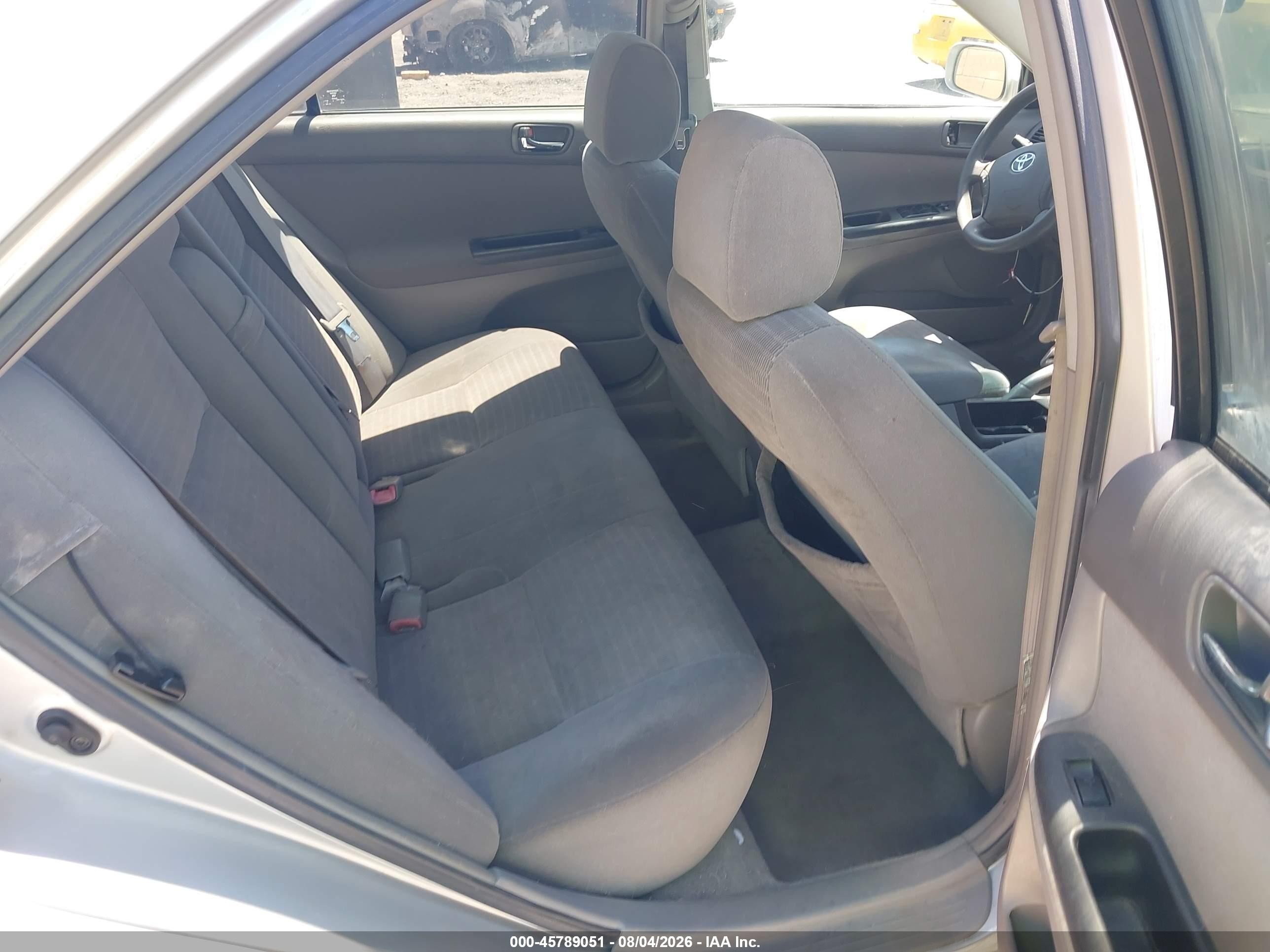 2005 Toyota Camry Le Silver vin: 4T1BE32K65U556402