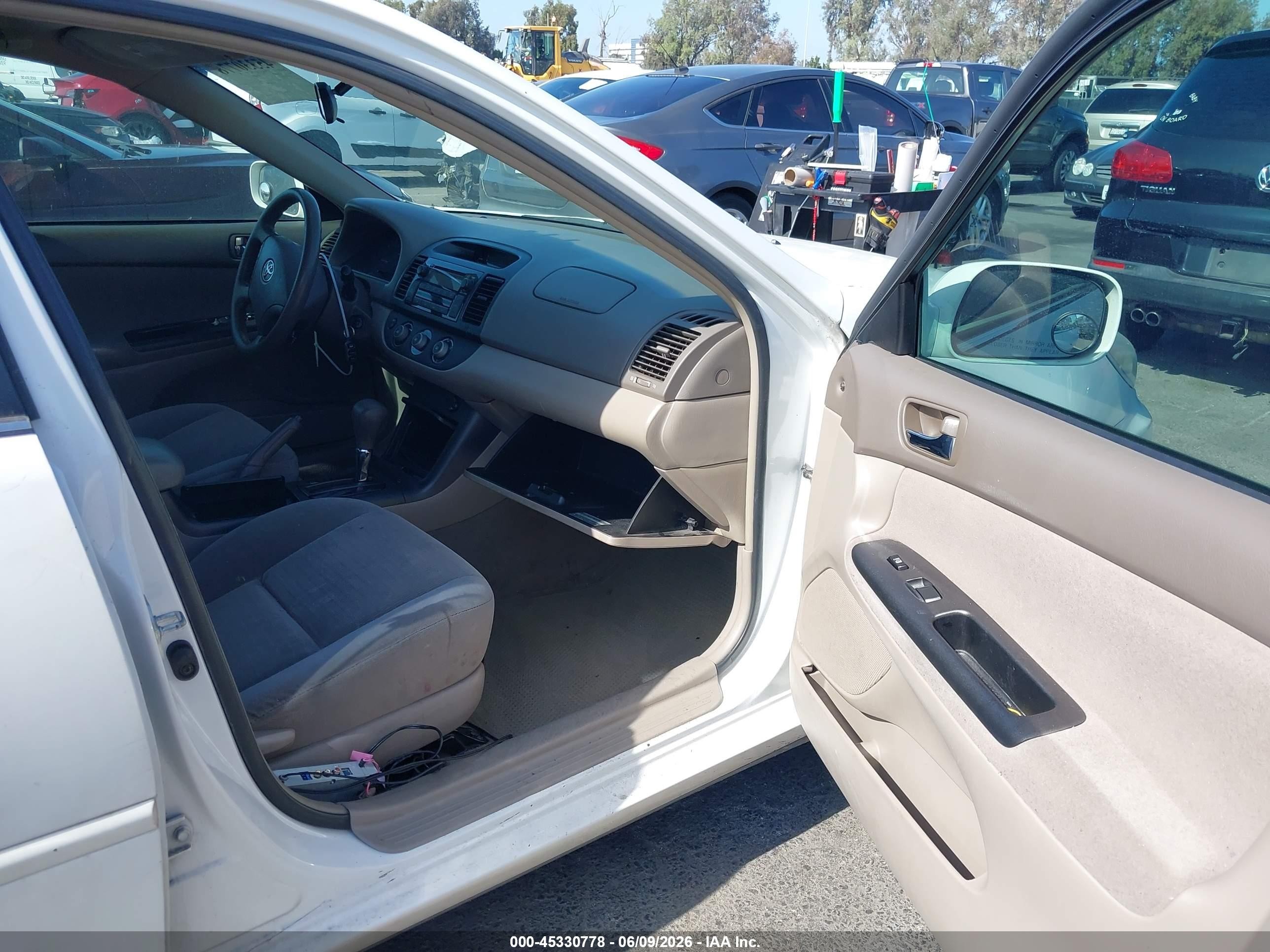 2005 Toyota Camry Le Белый vin: 4T1BE32K65U564287