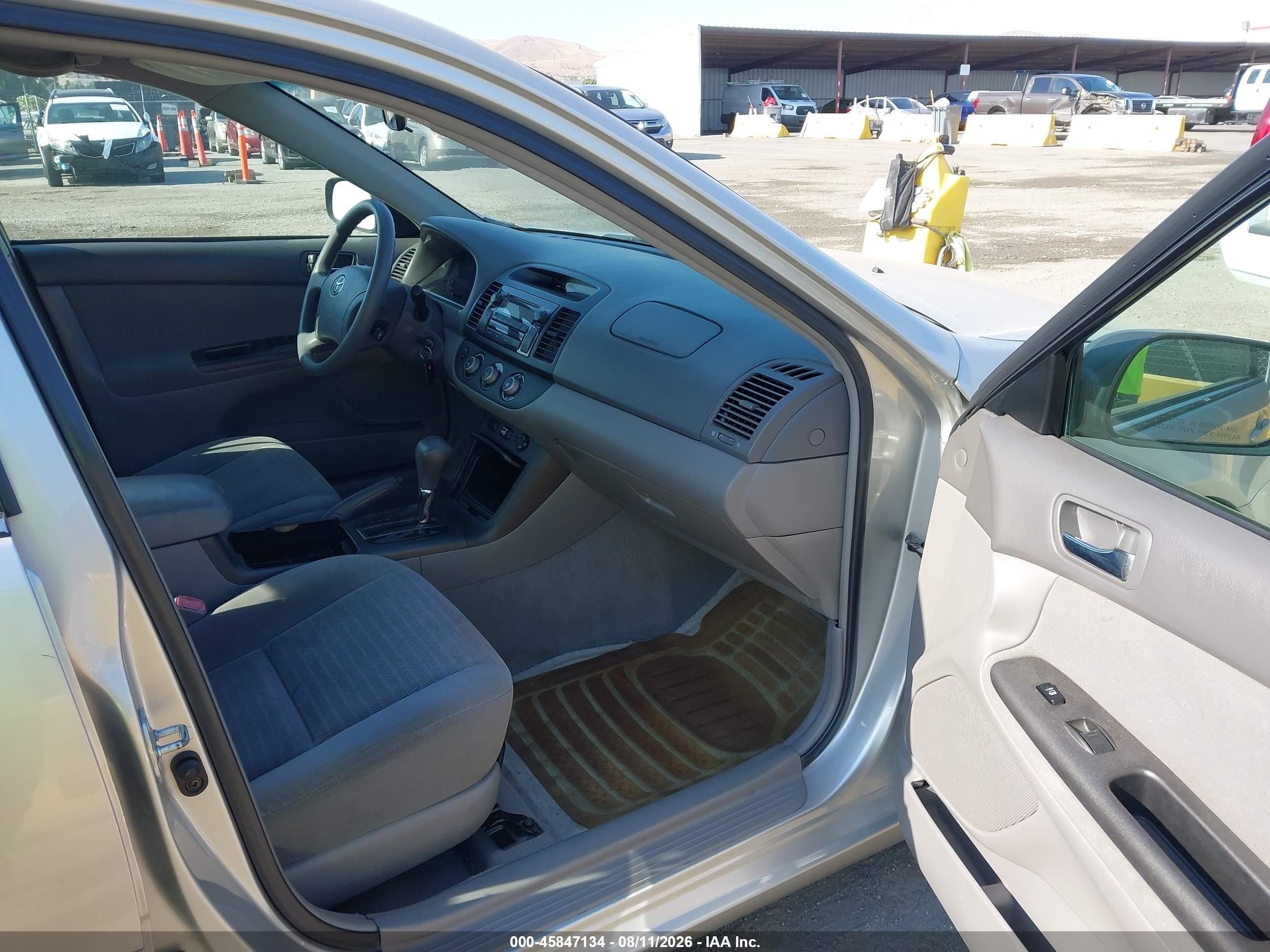 2005 Toyota Camry Le/xle/se Gray vin: 4T1BE32K65U577329
