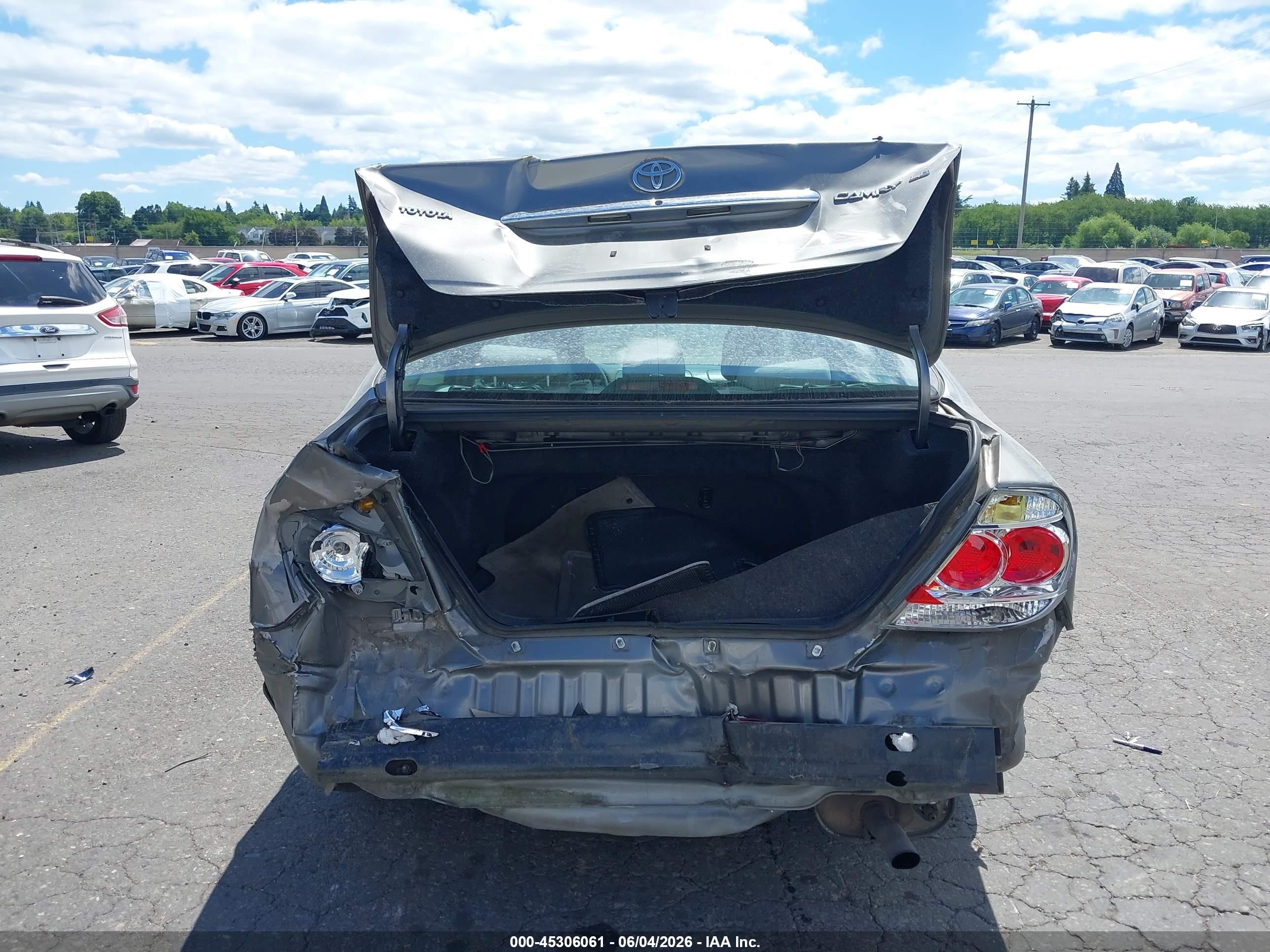 2005 Toyota Camry Le Gray vin: 4T1BE32K65U616727