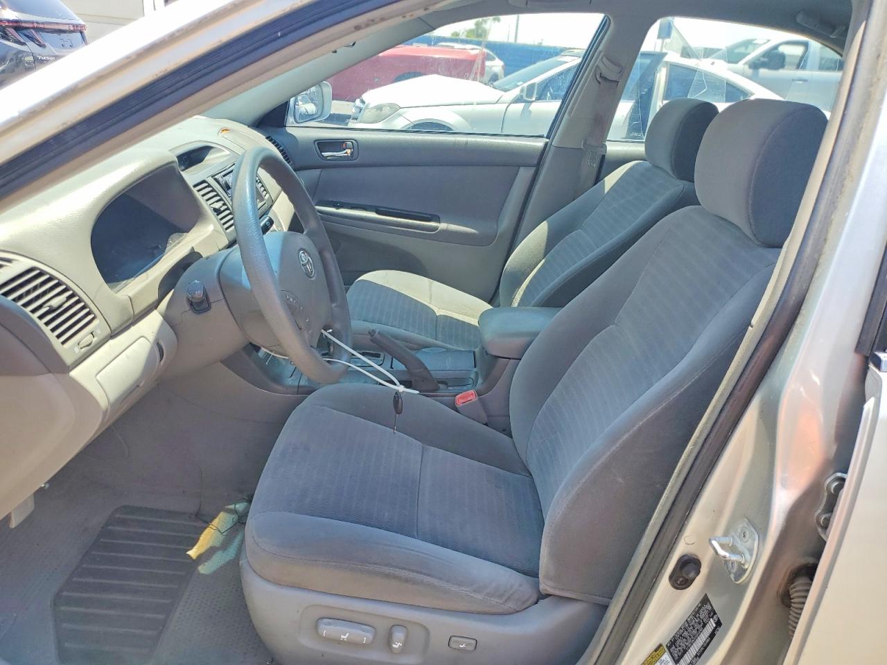 2005 Toyota Camry Le Серебряный vin: 4T1BE32K65U949980
