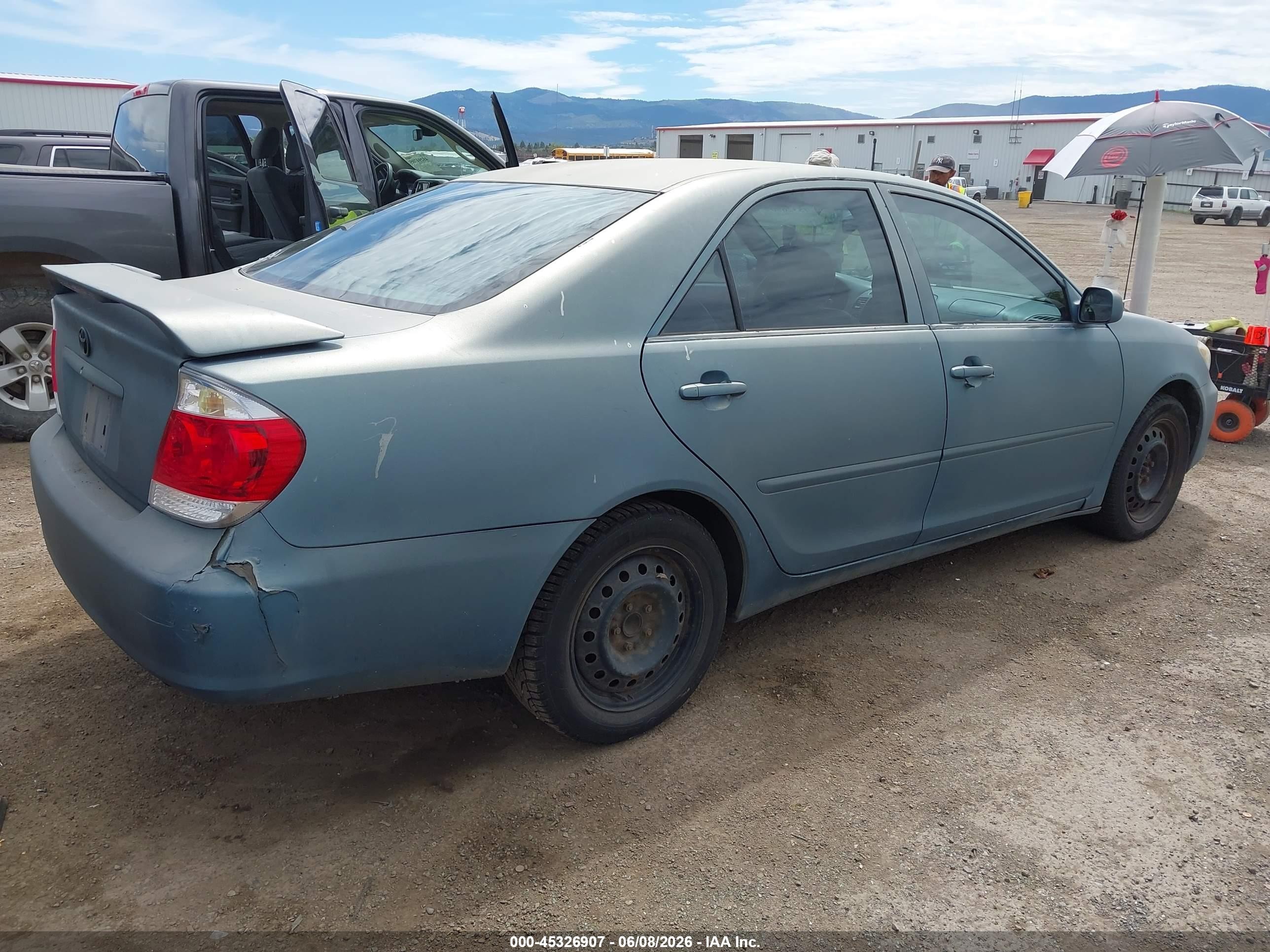2005 Toyota Camry Le Blue vin: 4T1BE32K65U993347