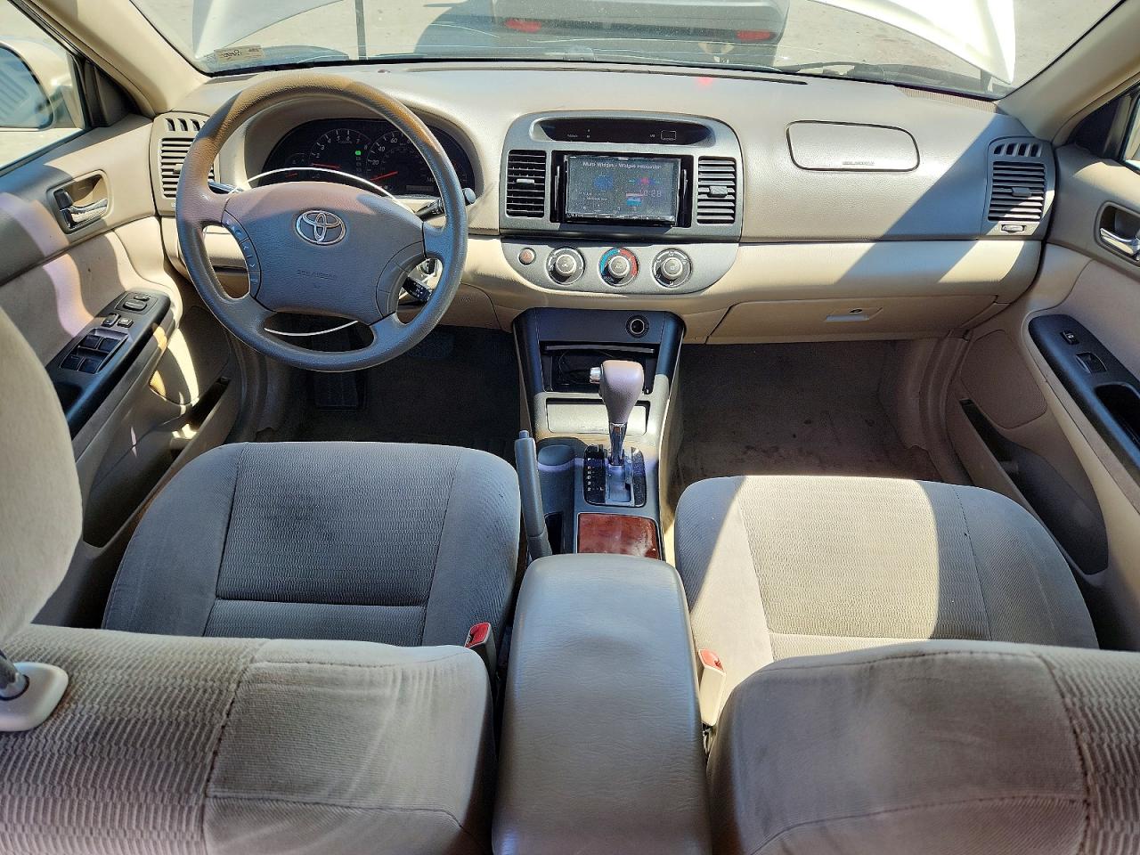 2006 Toyota Camry Le Gold vin: 4T1BE32K66U675830