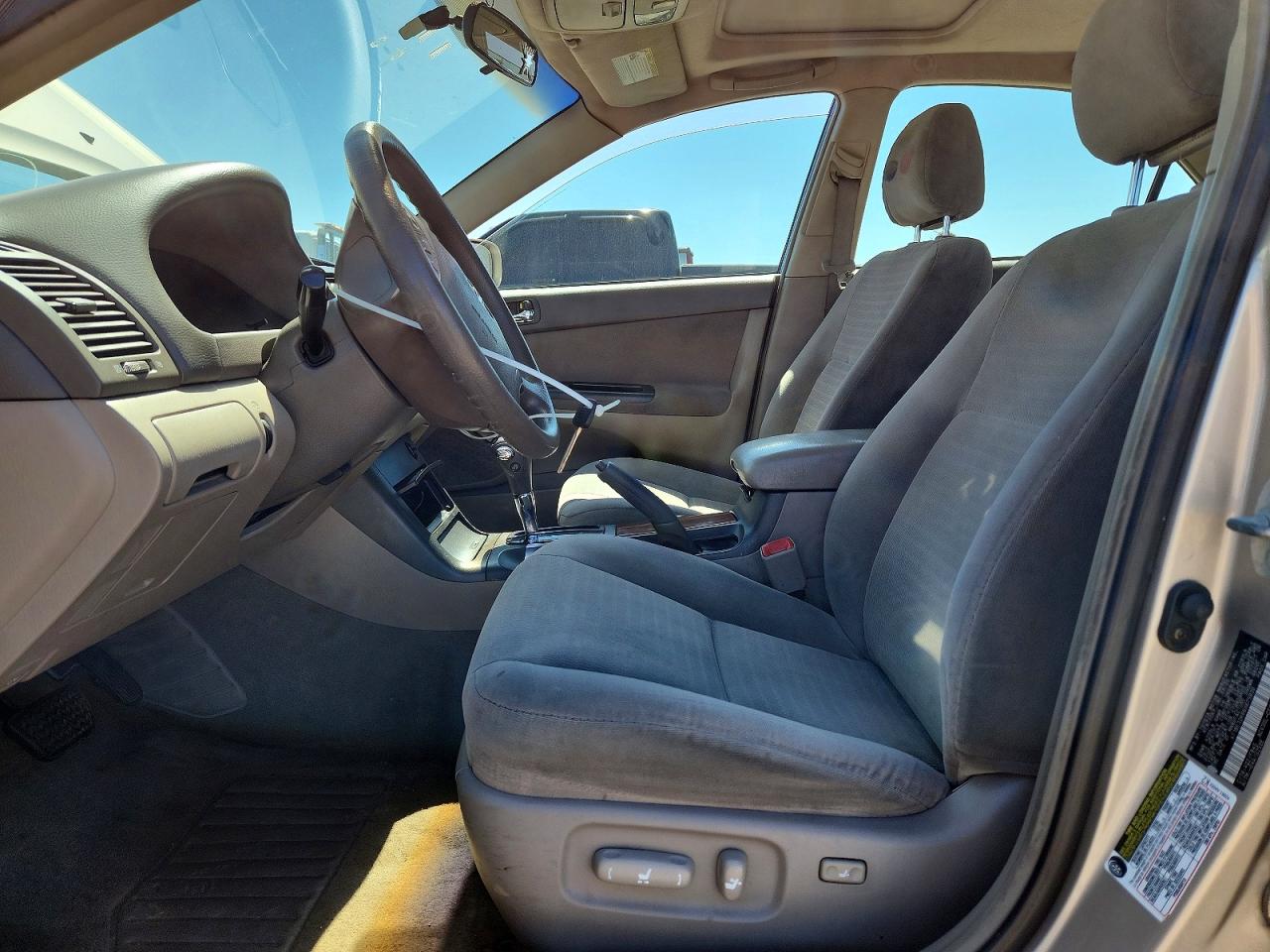 2006 Toyota Camry Le Gold vin: 4T1BE32K66U675830