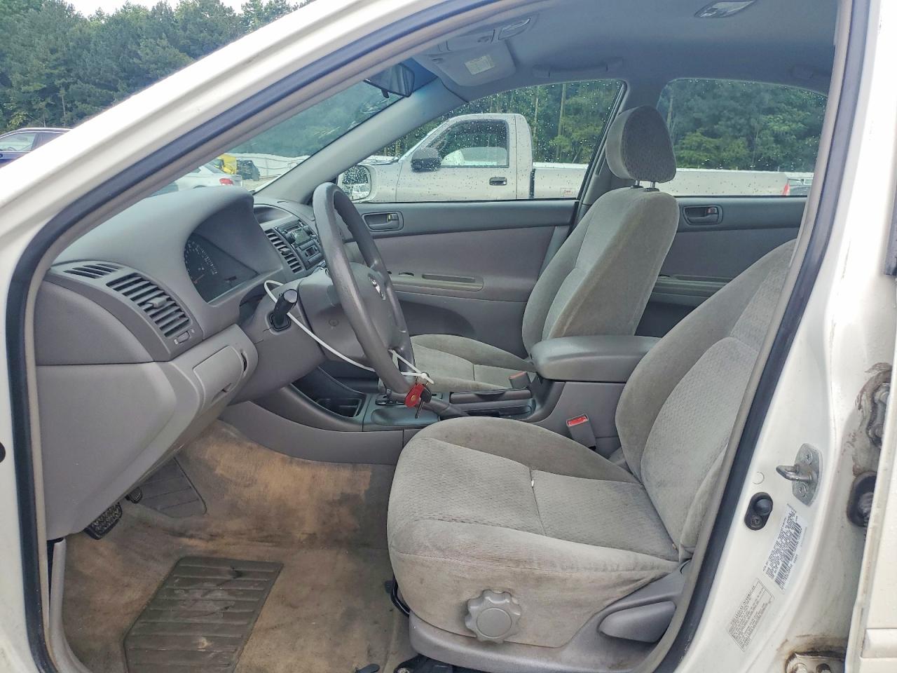2002 Toyota Camry Le White vin: 4T1BE32K72U007478