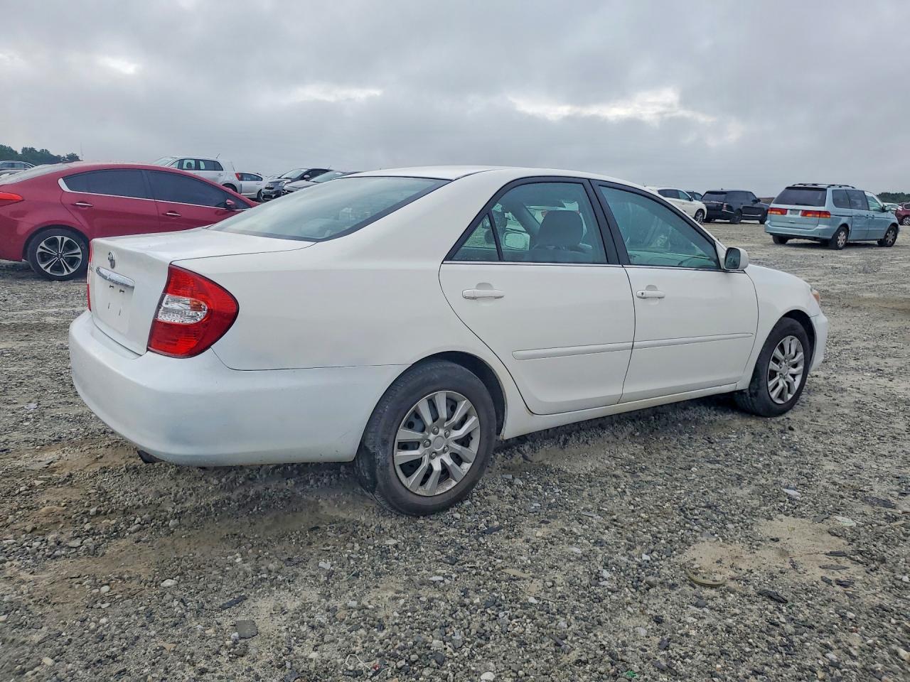 2002 Toyota Camry Le White vin: 4T1BE32K72U007478