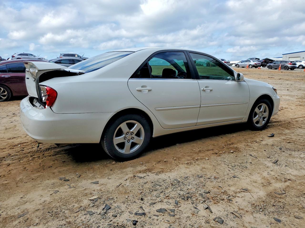 2002 Toyota Camry Se White vin: 4T1BE32K72U019436