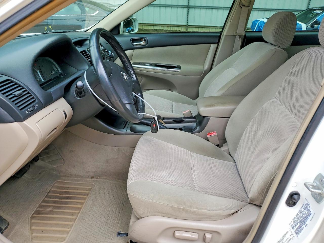 2002 Toyota Camry Se White vin: 4T1BE32K72U019436