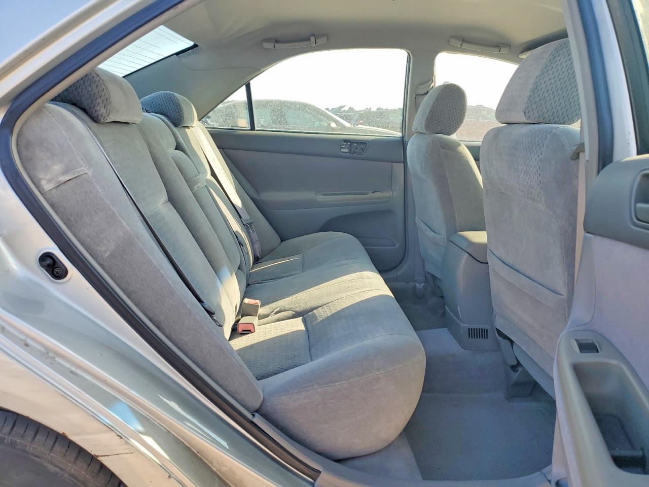 2002 Toyota Camry Le Silver vin: 4T1BE32K72U032753