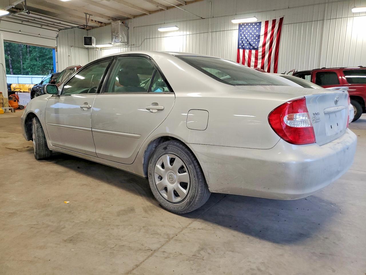 2002 Toyota Camry Le Серебряный vin: 4T1BE32K72U044496