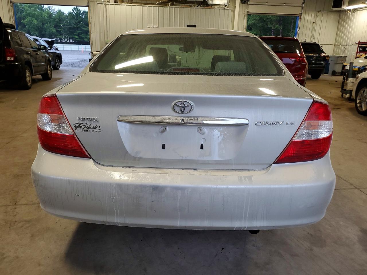 2002 Toyota Camry Le Серебряный vin: 4T1BE32K72U044496