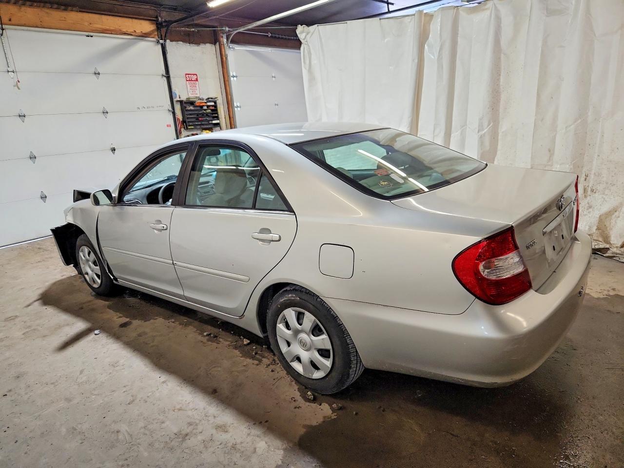 2002 Toyota Camry Le Silver vin: 4T1BE32K72U046197