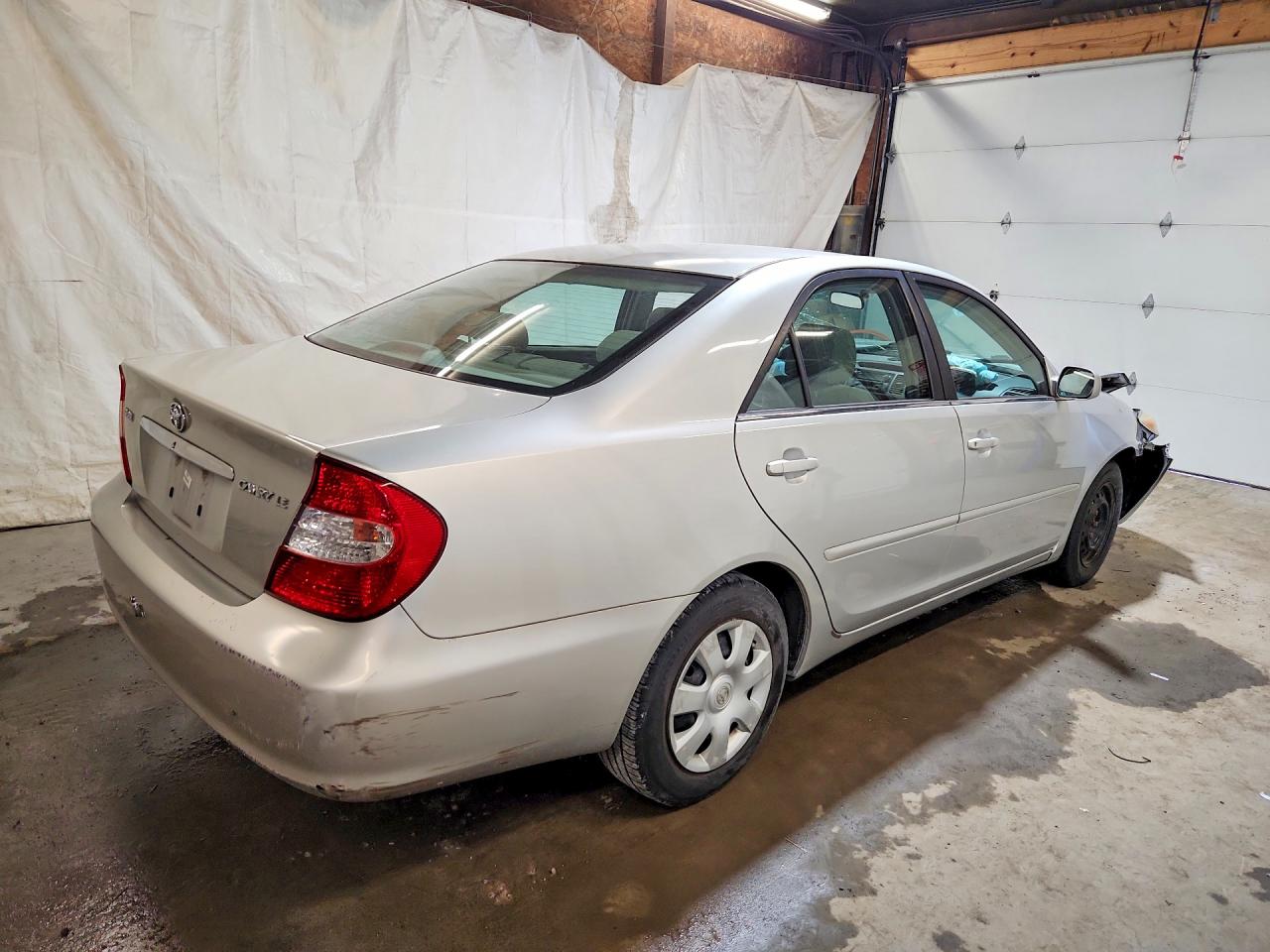 2002 Toyota Camry Le Silver vin: 4T1BE32K72U046197