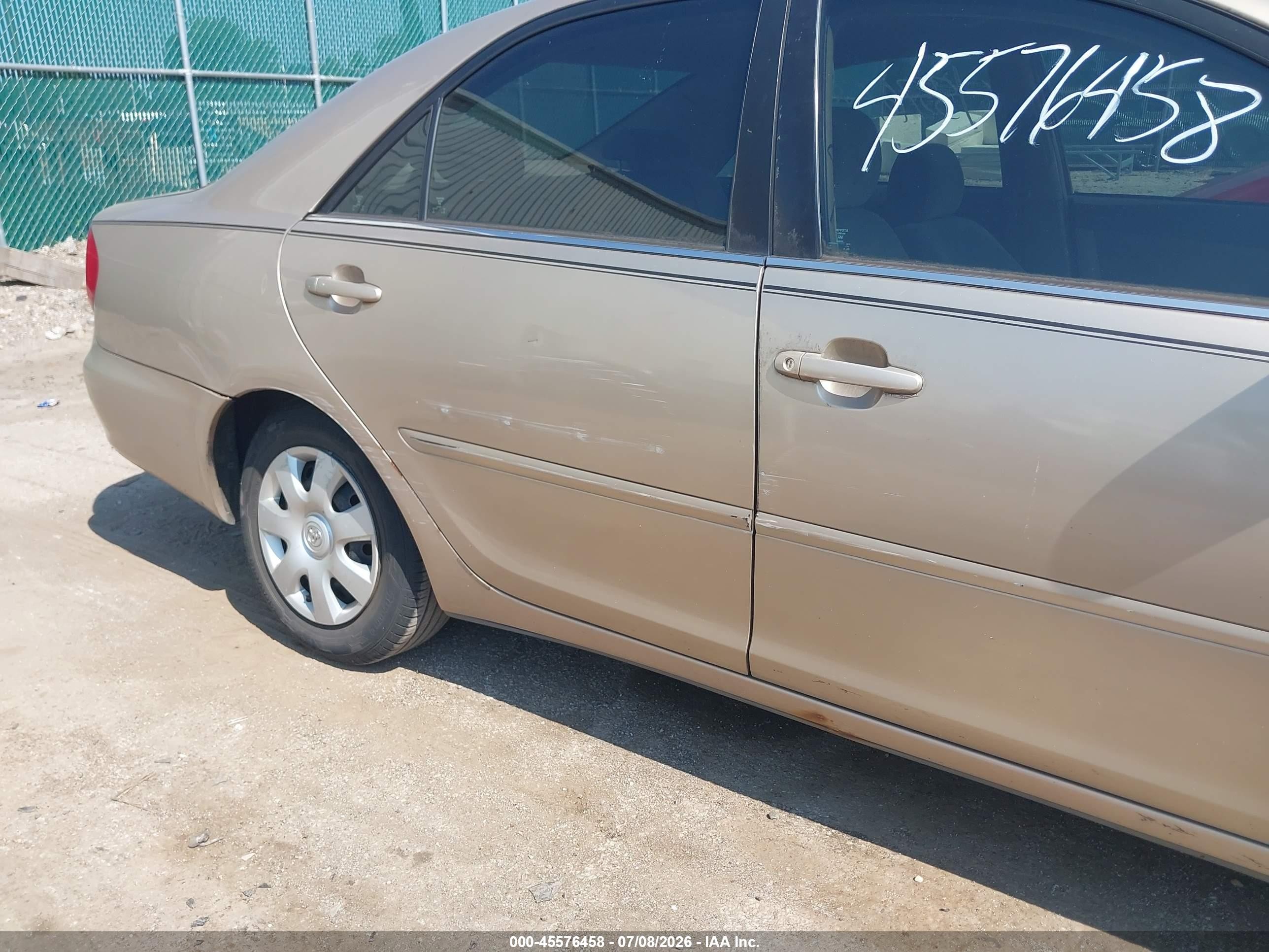 2002 Toyota Camry Le Золотой vin: 4T1BE32K72U056891