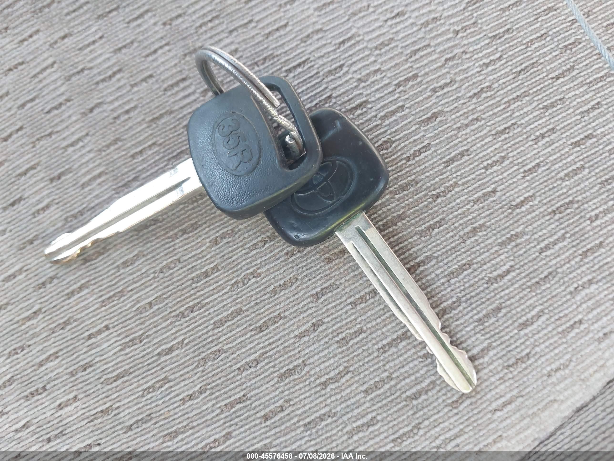 2002 Toyota Camry Le Золотой vin: 4T1BE32K72U056891