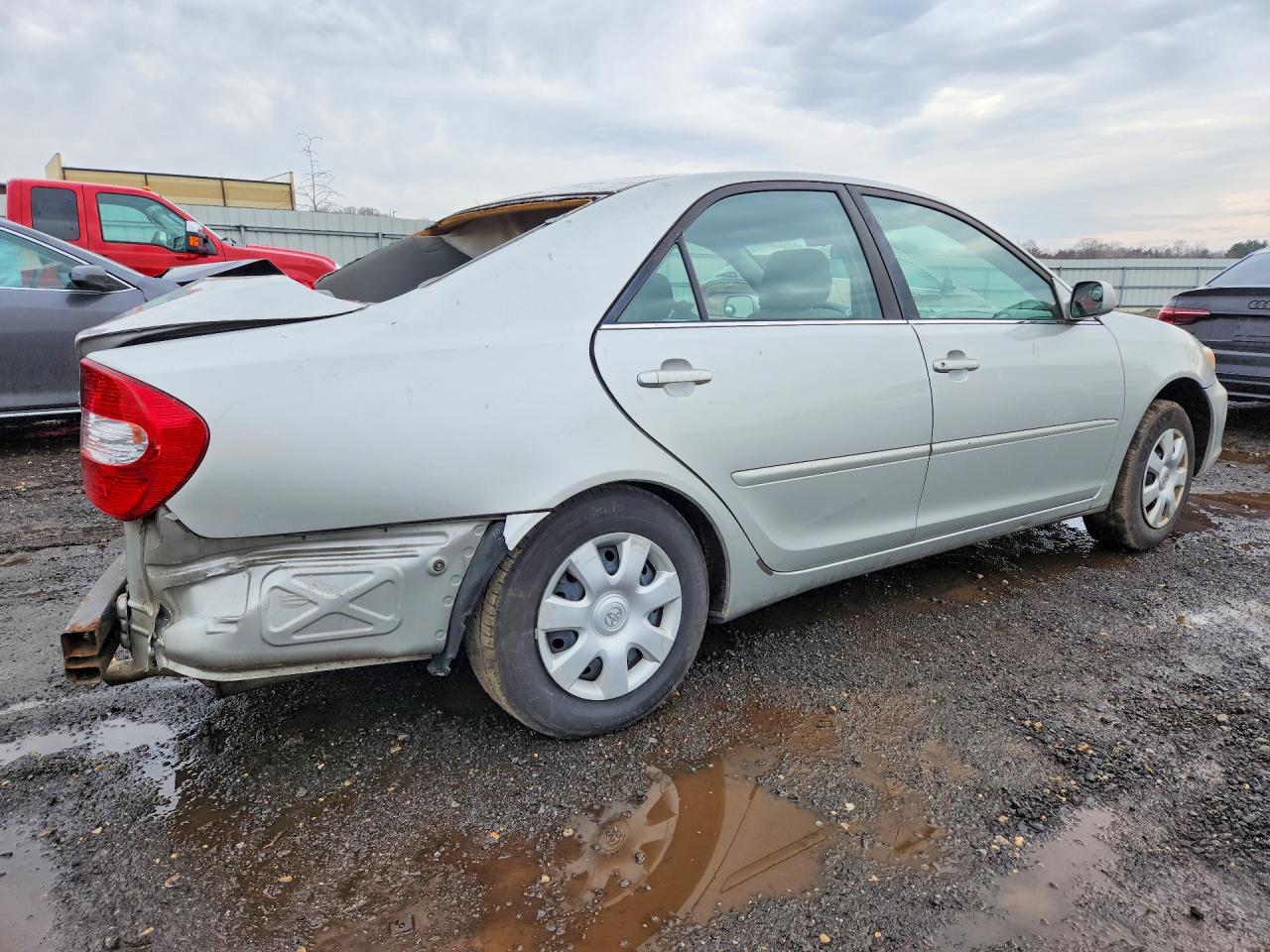 2002 Toyota Camry Le Silver vin: 4T1BE32K72U079815