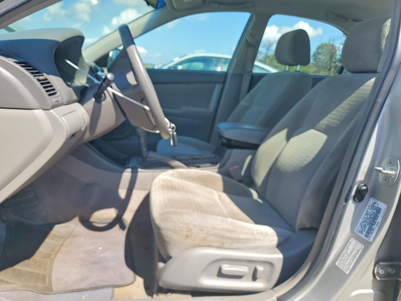 2002 Toyota Camry Le Tan vin: 4T1BE32K72U111713