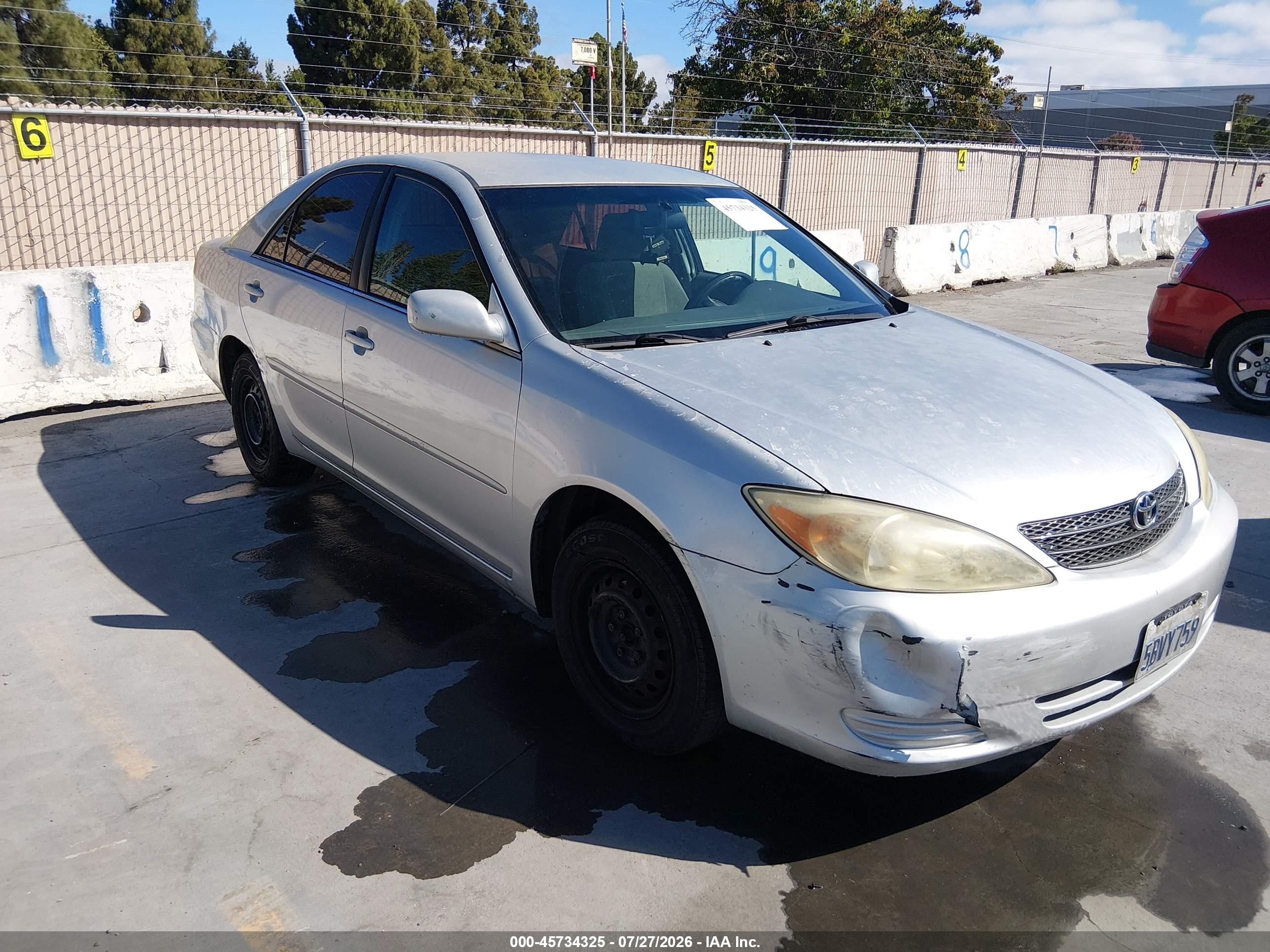 2002 Toyota Camry Le Gray vin: 4T1BE32K72U500433